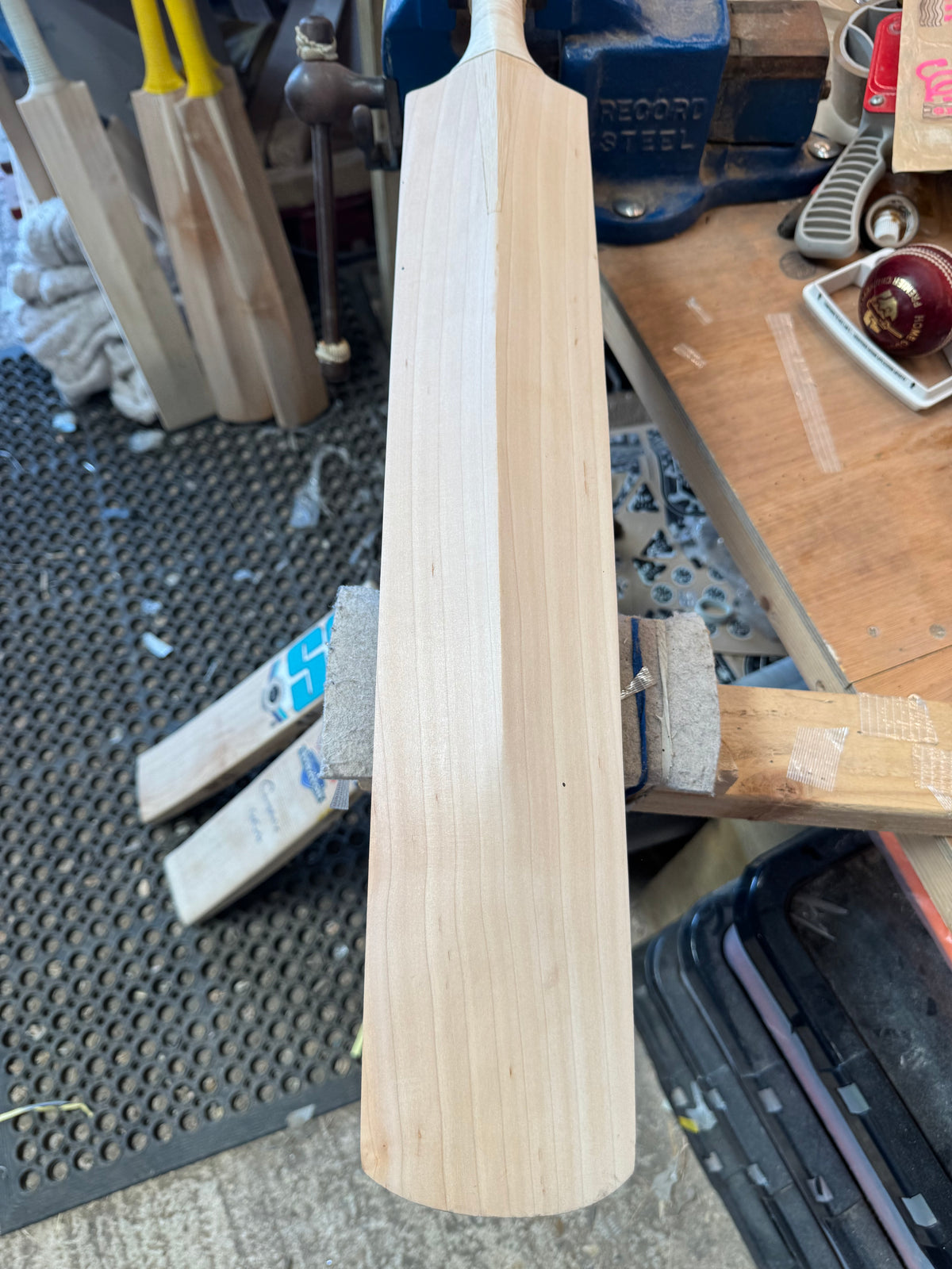 Grade 2, 2lbs 8.9, Mid Middle, OX29 Handmade #464