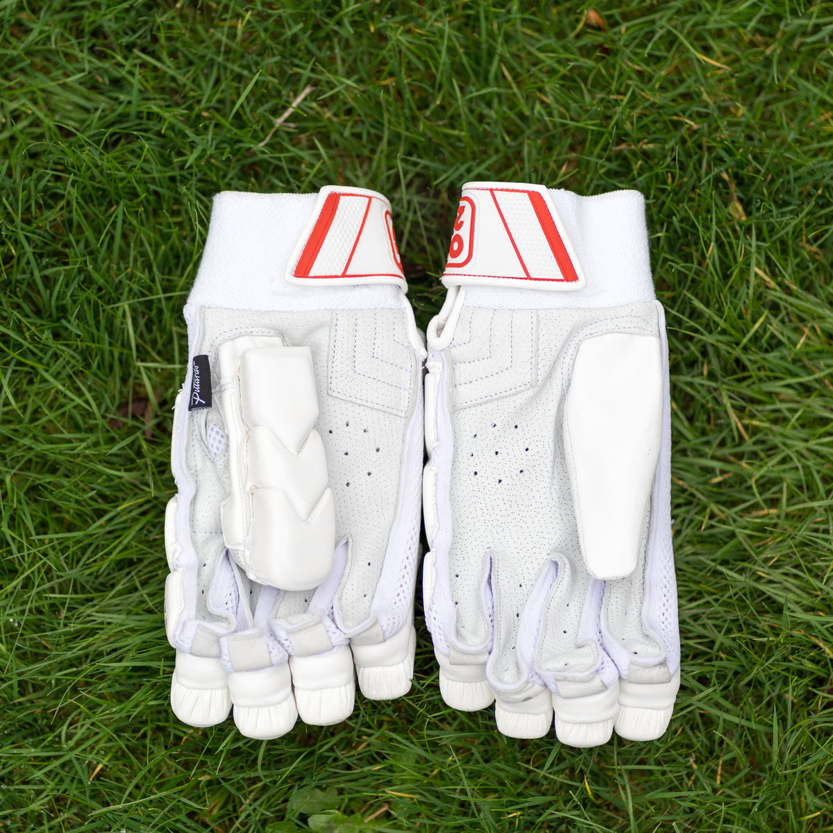 LEFT HAND YOUTH Elite Batting Gloves, with Pittards palms