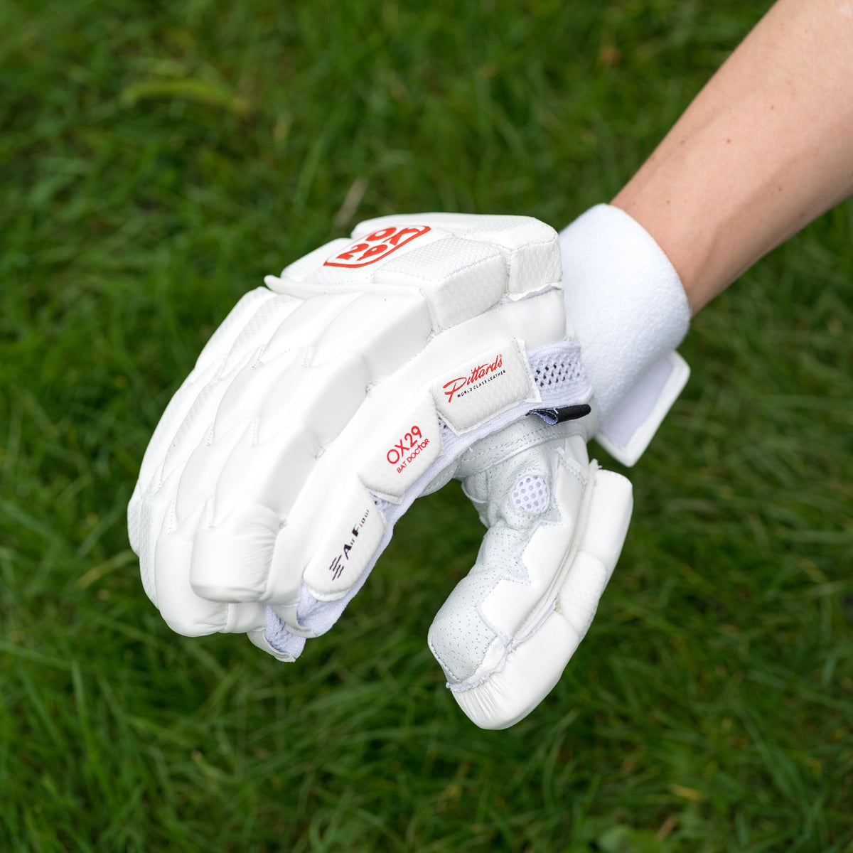 LEFT HAND YOUTH Elite Batting Gloves, with Pittards palms