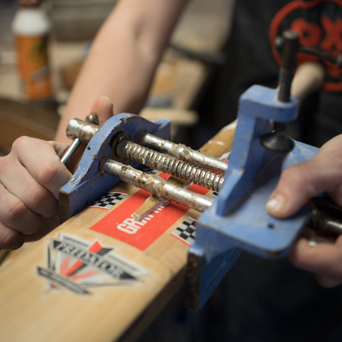 Cricket Bat Handle Replacement, Re-Handle & Repair Service