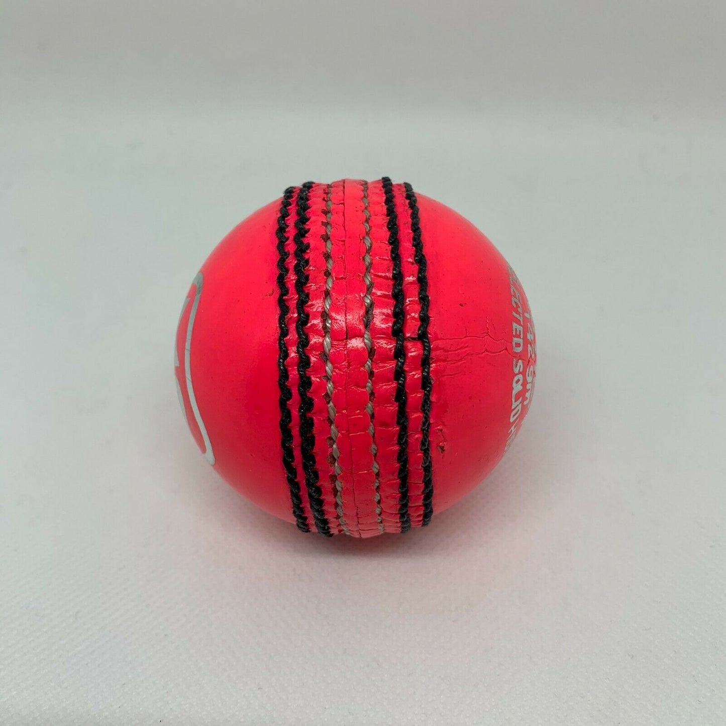 Women's Pink Grade 'A' Super Action 5 oz / 142gm Cricket Ball