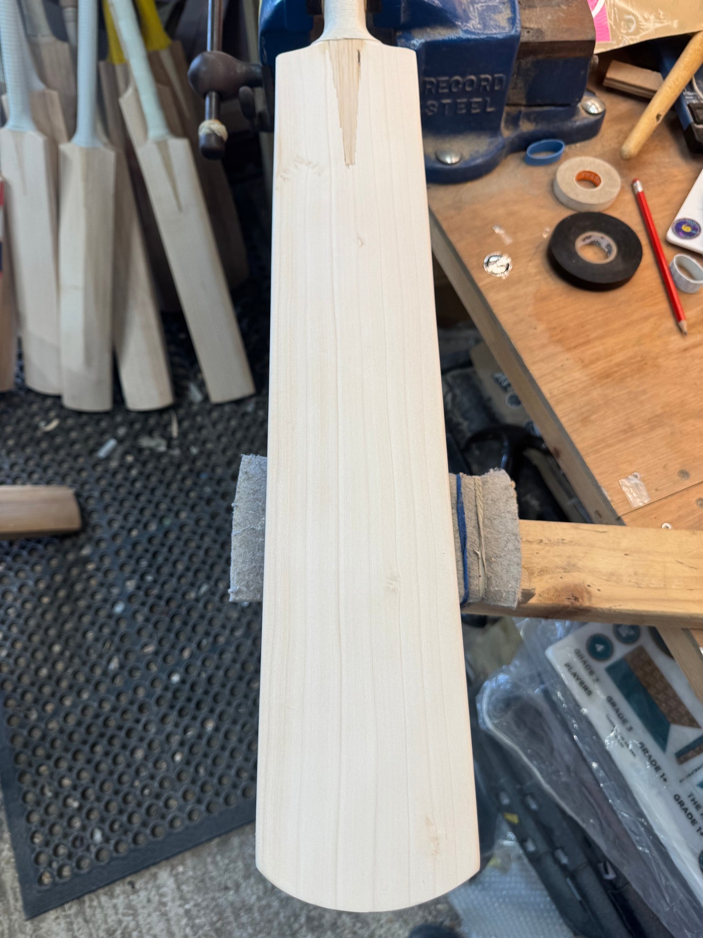 Grade 2 TRADITIONAL PROFILE, 2lbs 9.2oz Mid-Low Middle, OX29 Handmade #470