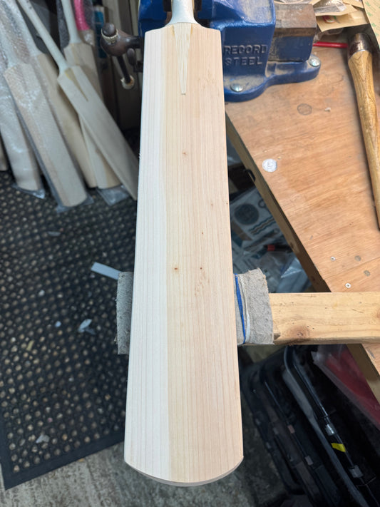 STORM - Grade 1 Plus, 2lbs 11.4, Classic Shape, OX29 Handmade #564