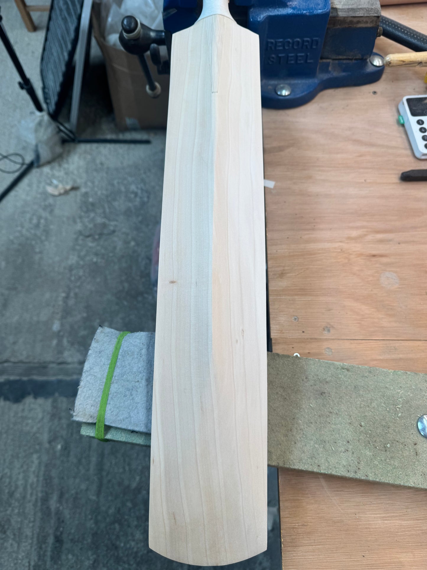 Grade 2, 2lbs 7.8oz, Mid Middle - OX29 Handmade #292