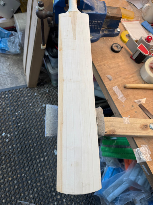 Grade 3, 2lbs 8.3oz Mid-Low Middle, OX29 Handmade #409