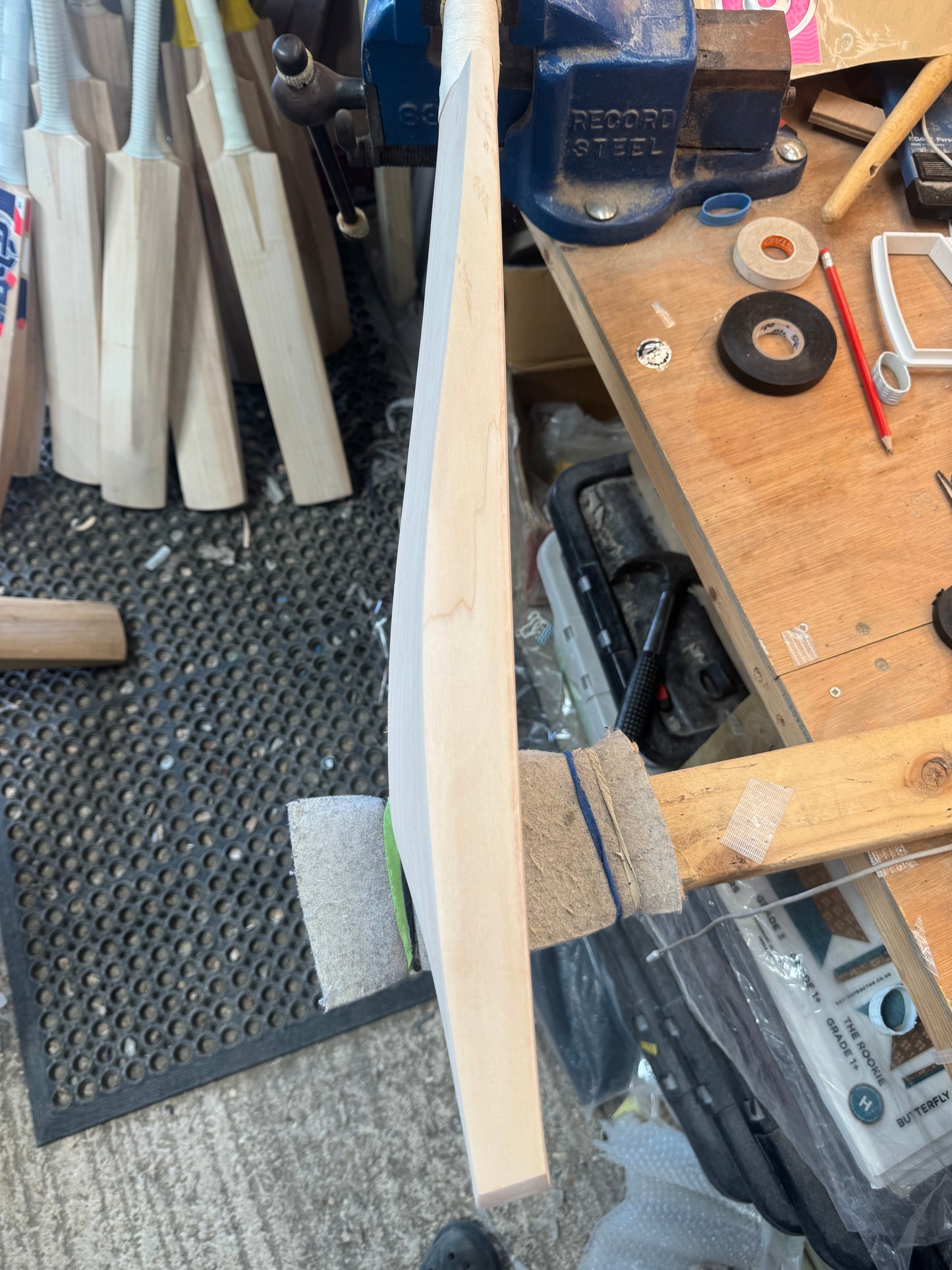 Grade 2, 2lbs 7.3, Mid-Low Middle, OX29 Handmade #469