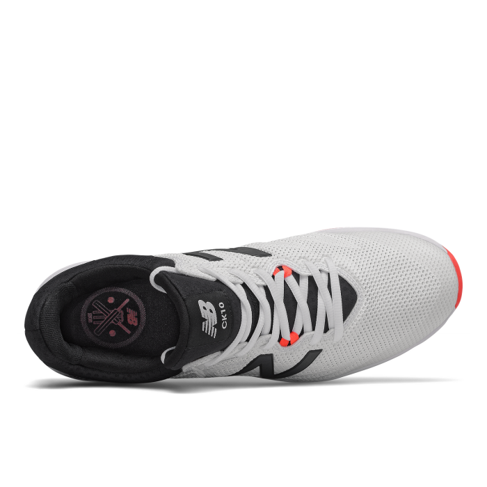 Nb cricket shoes deals