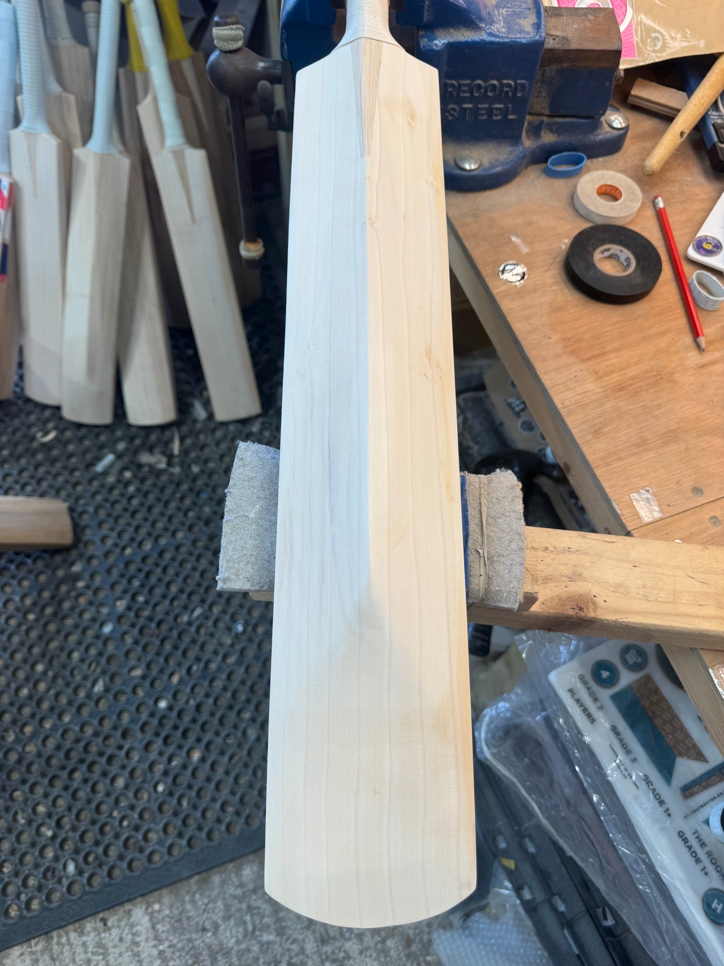 Grade 2 TRADITIONAL PROFILE, 2lbs 9.2oz Mid-Low Middle, OX29 Handmade #470