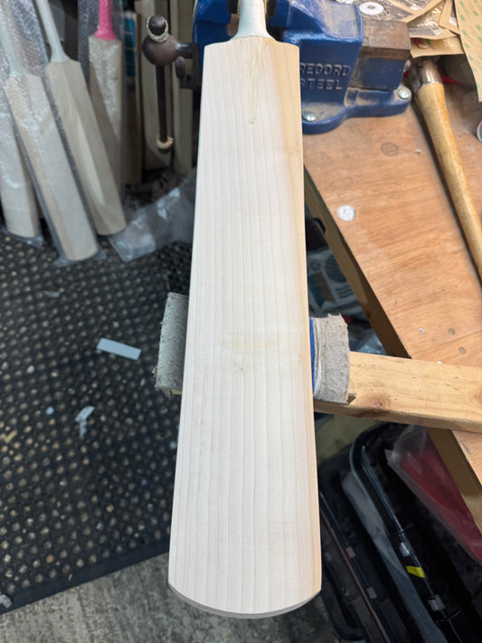 STORM - Grade 1 Plus, 2lbs 10.4, Classic Shape, OX29 Handmade #566