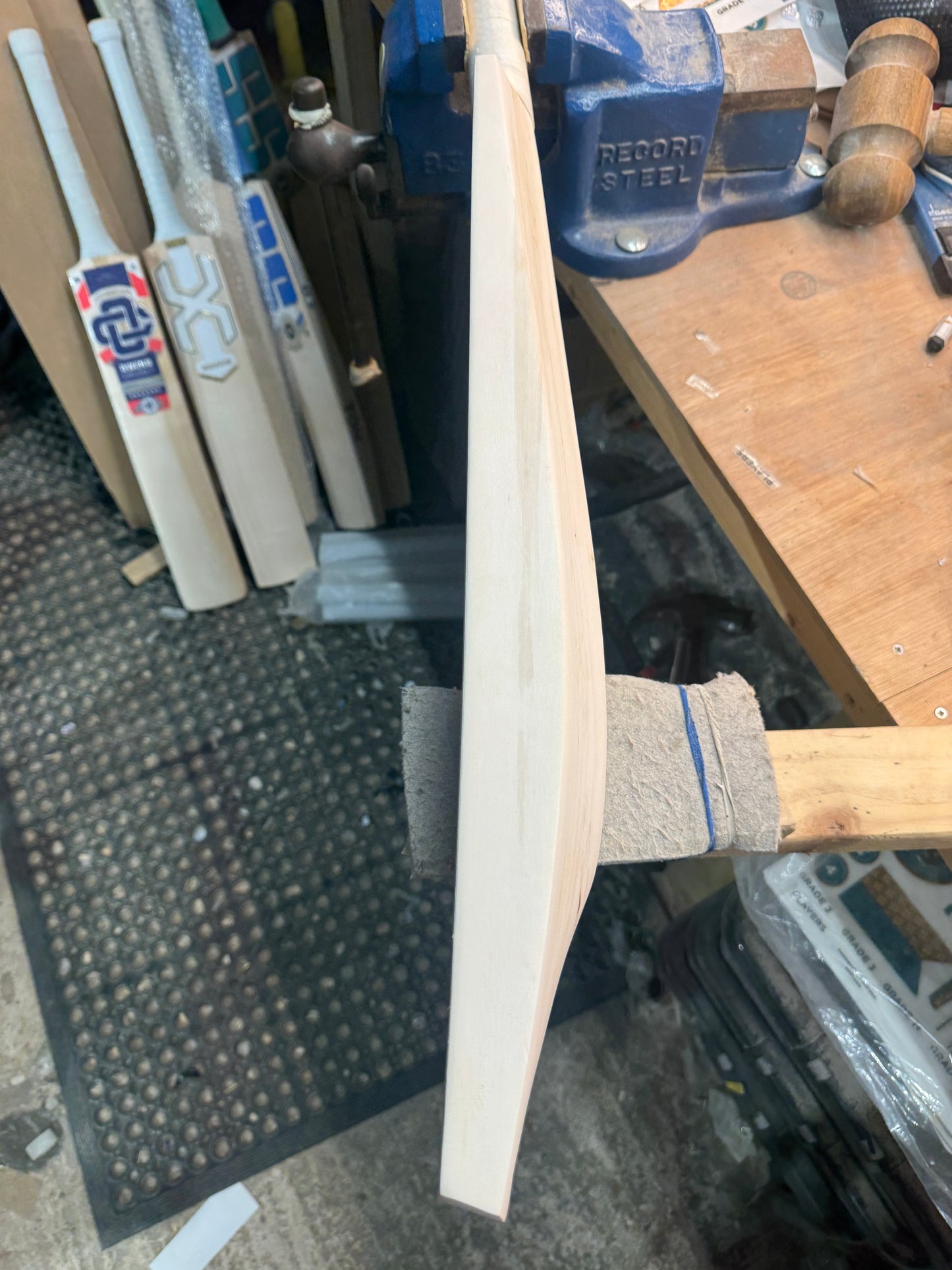 Players Grade, 2lbs 8.5oz Low Middle, OX29 Handmade #499