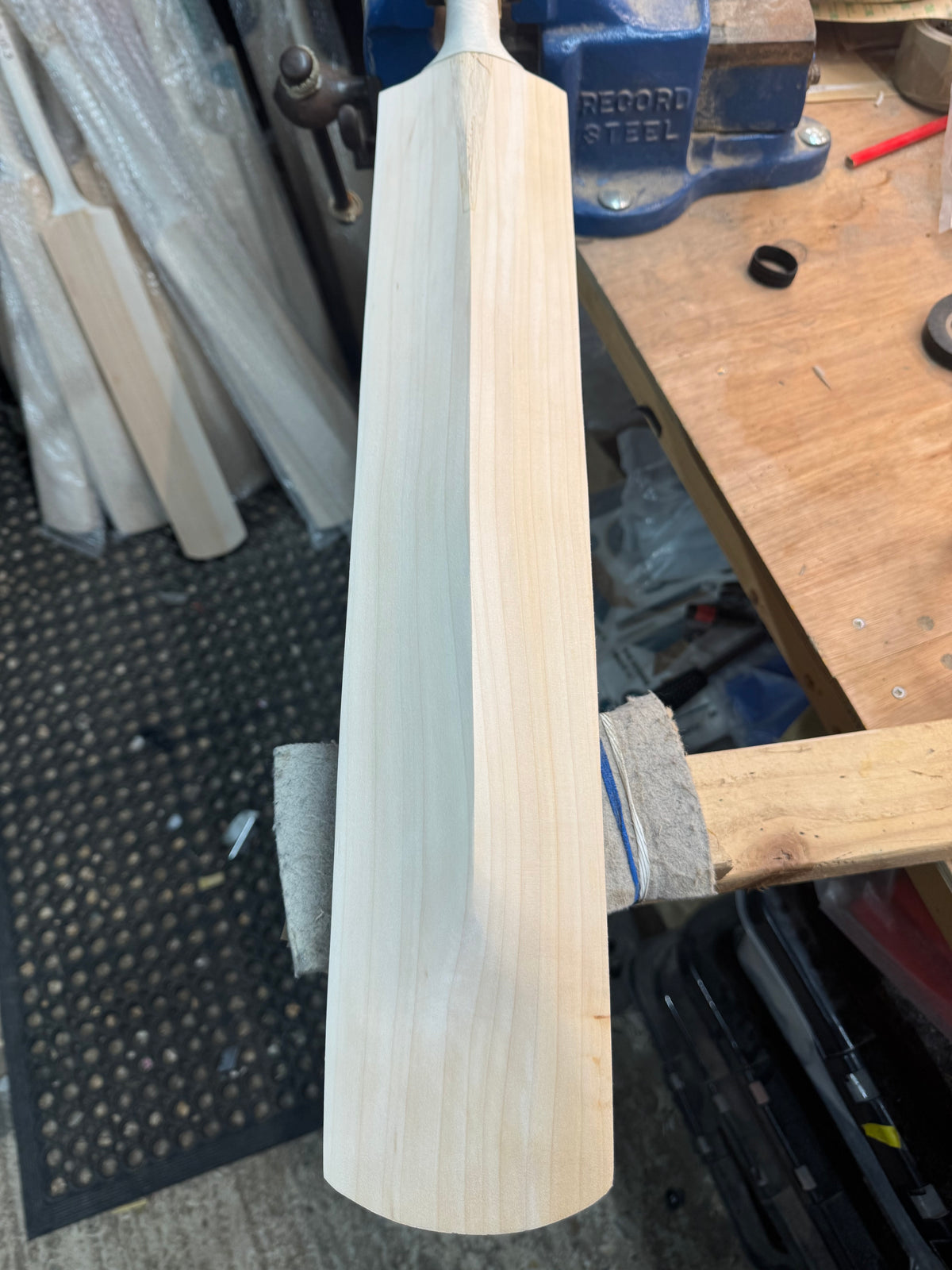 Grade 1 Plus, 2lbs 9.2oz, Mid-Low Middle, OX29 Handmade #551
