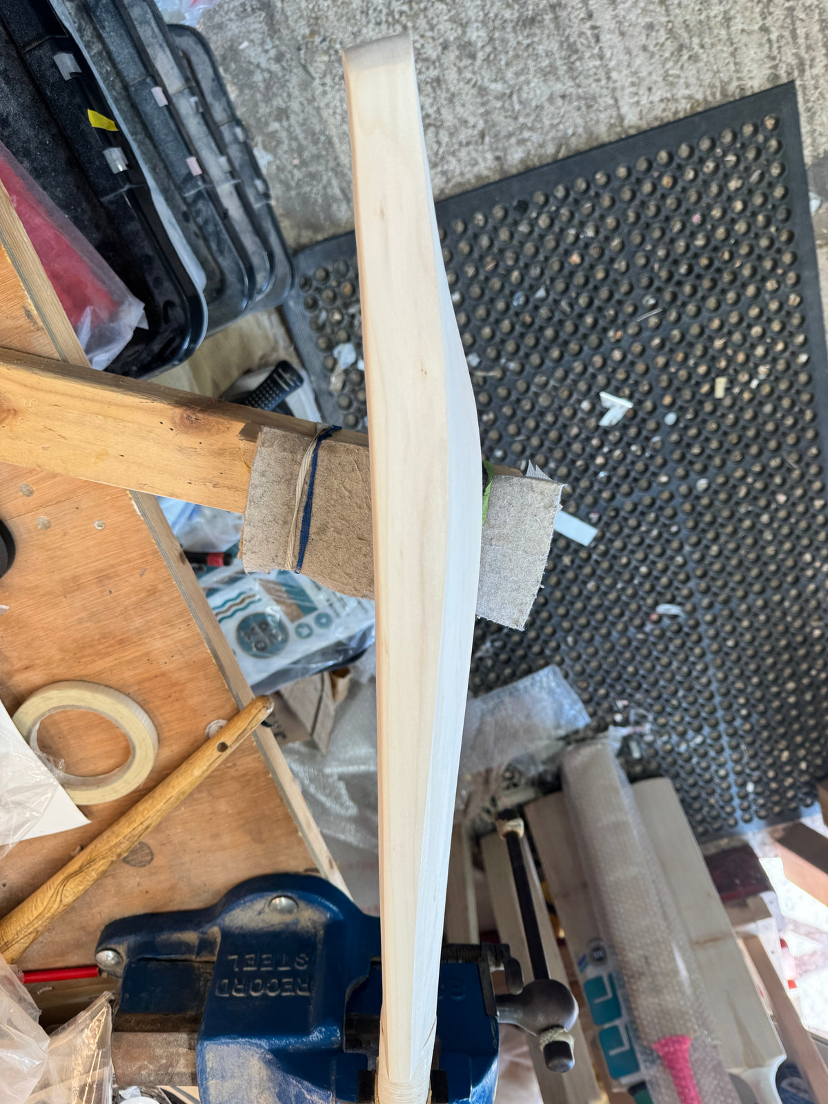 Grade 3, 2lbs 10.5, Mid-Low Middle, OX29 Handmade #561