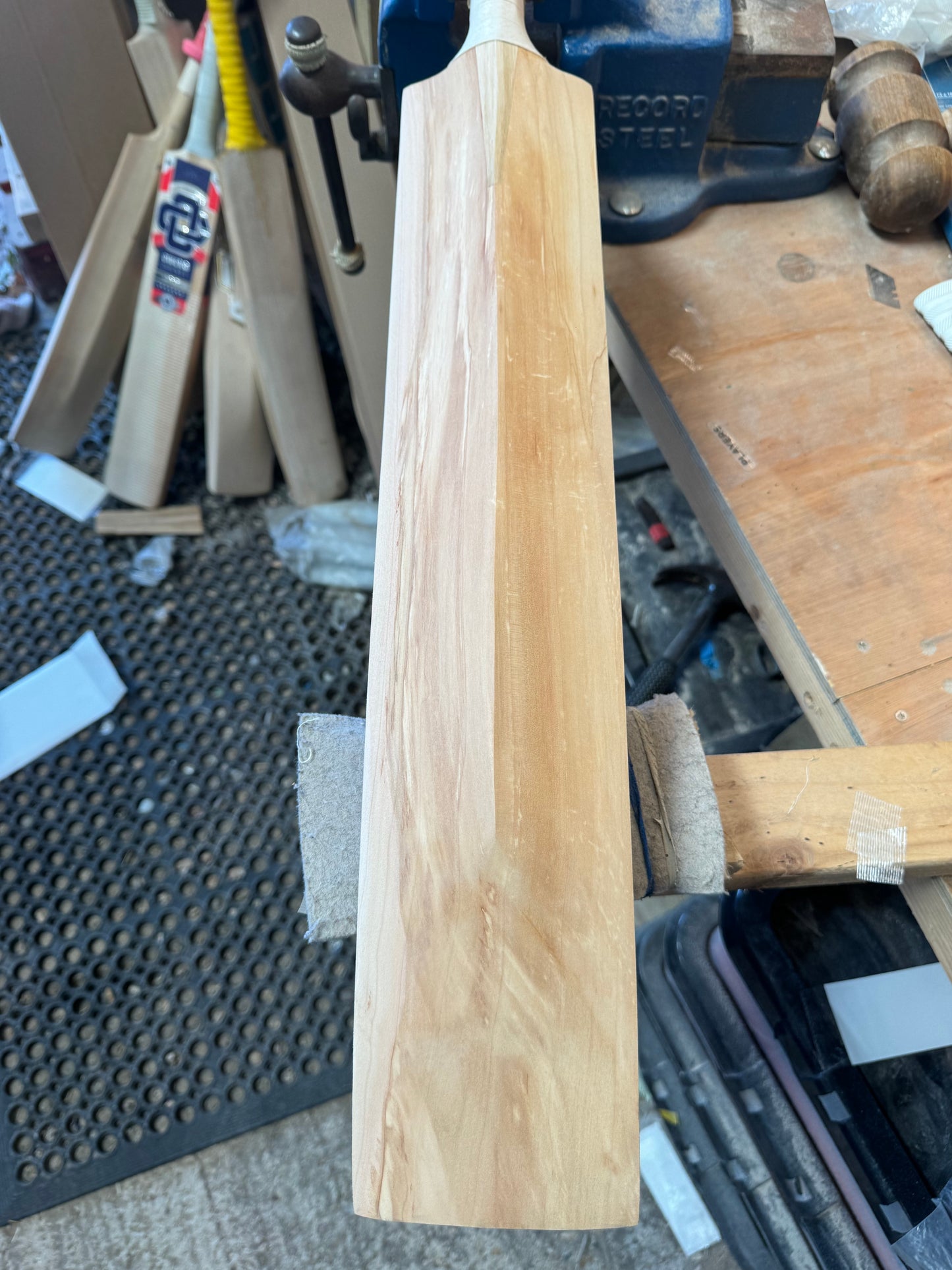Players Grade, 2lbs 8.4oz Mid-Low Middle, OX29 Handmade #500