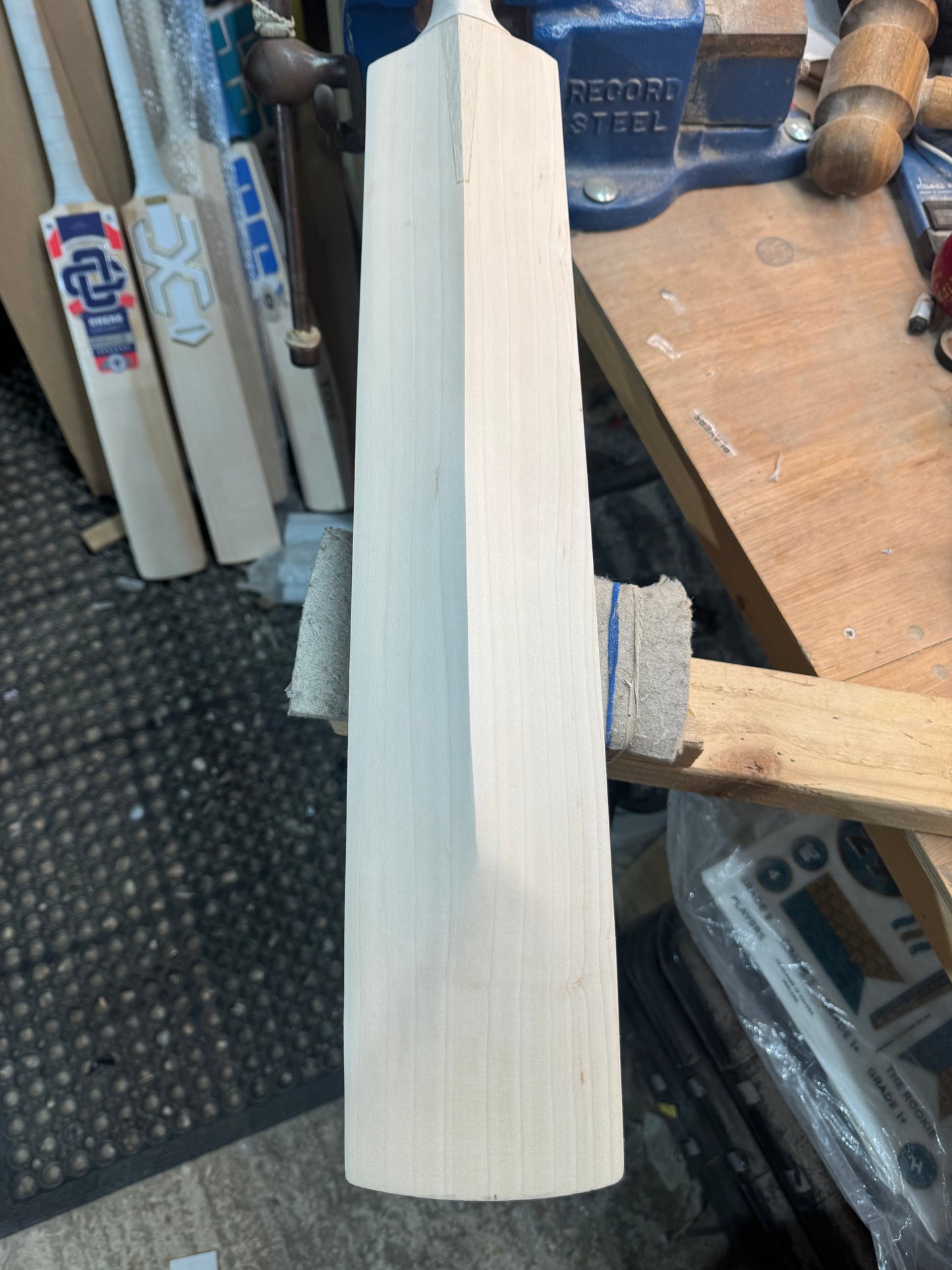 Players Grade, 2lbs 7.9oz Low Middle, OX29 Handmade #503