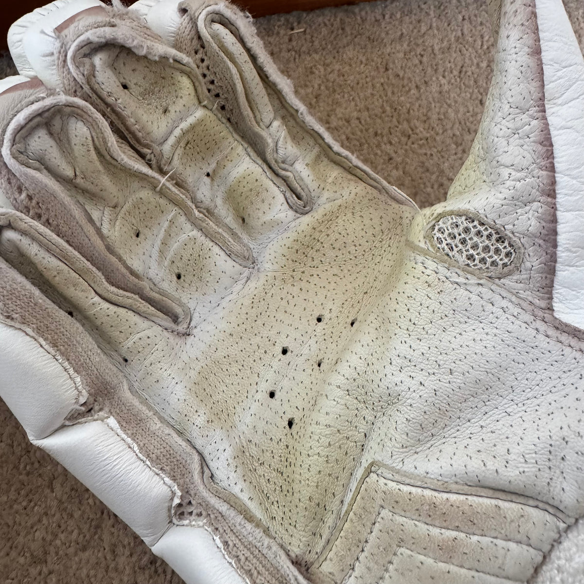 USED LH Men’s Older Design Batting Gloves Indian Made