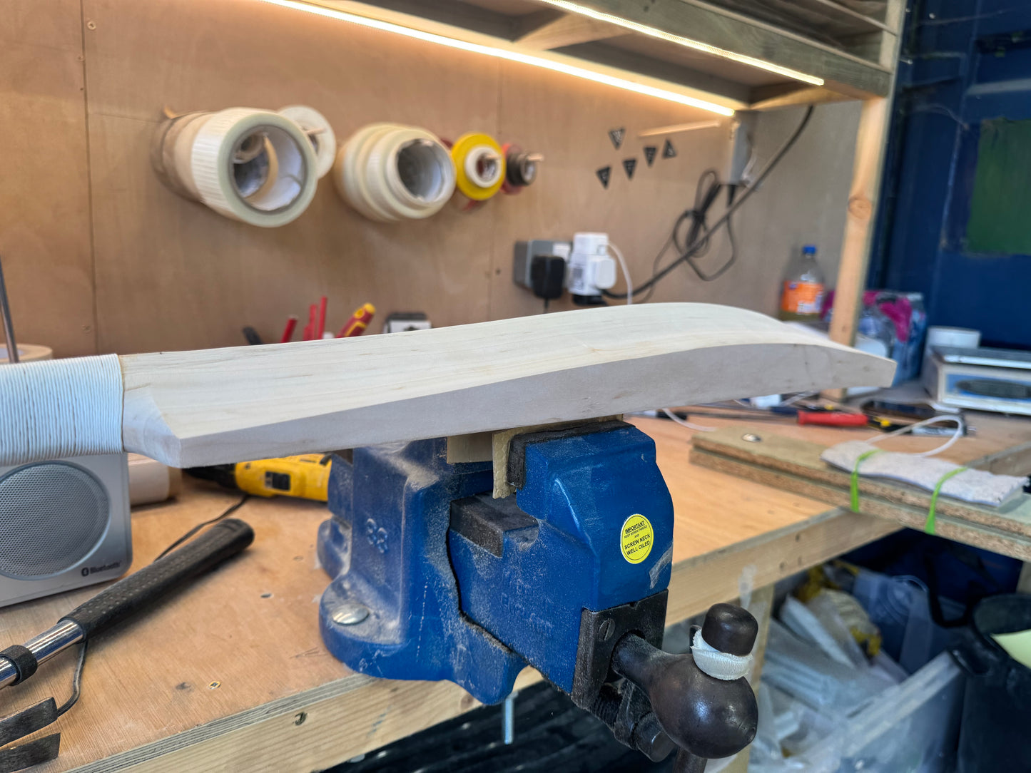 Grade 3, 2lbs 10.4, Mid-Low Middle - OX29 Handmade #301