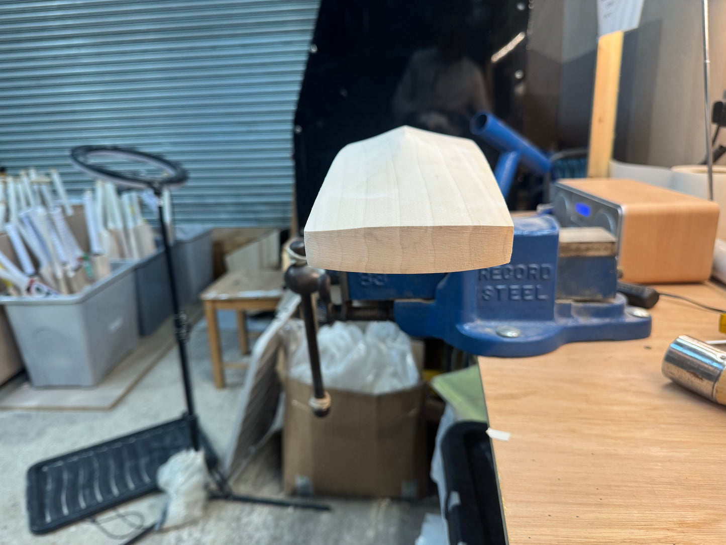 Grade 3, 2lbs 8.8oz, Mid-Low Middle - OX29 Handmade #310