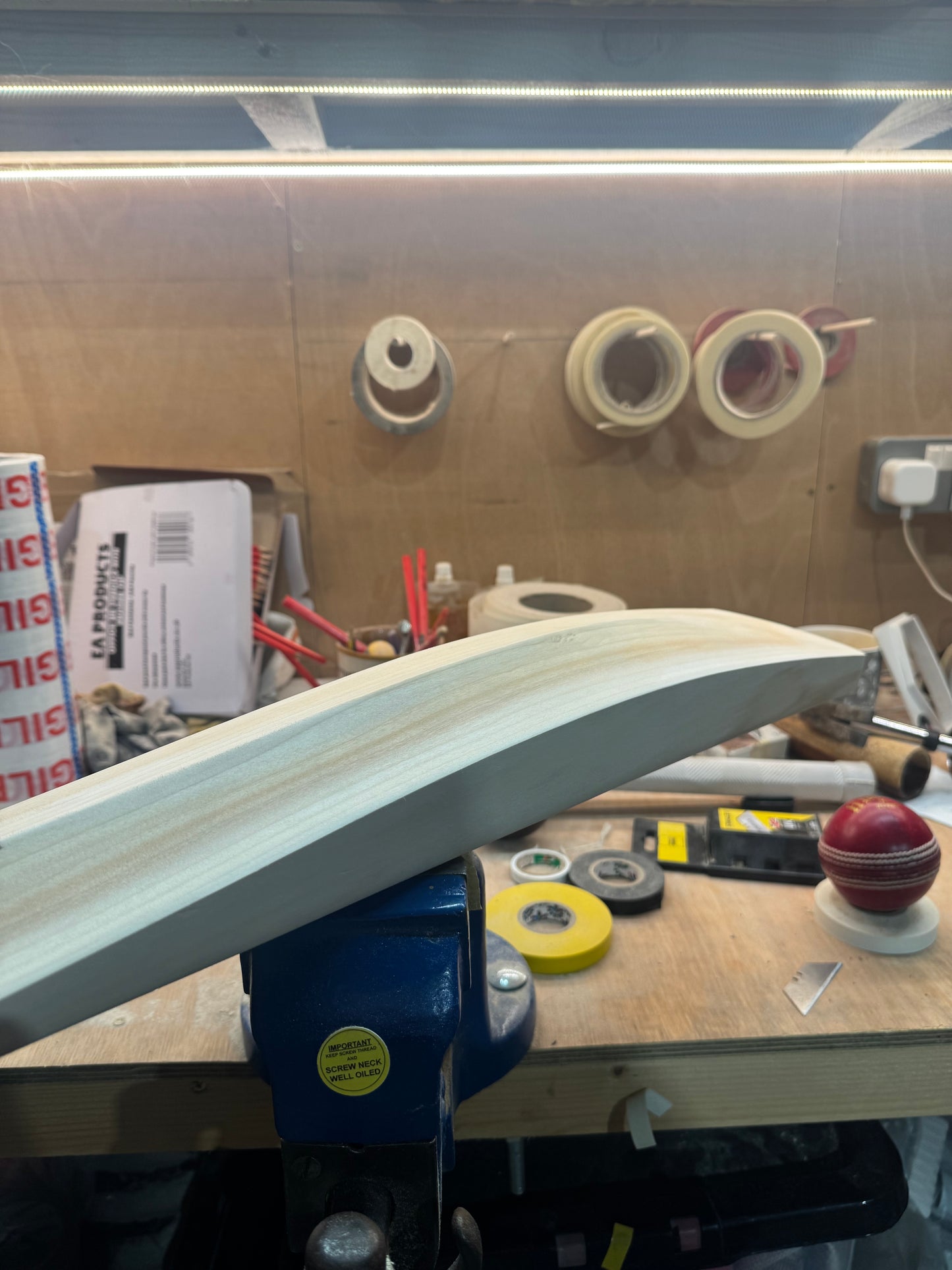 Players Grade, 2lbs 9.4oz Mid-Low Middle, OX29 Handmade #384