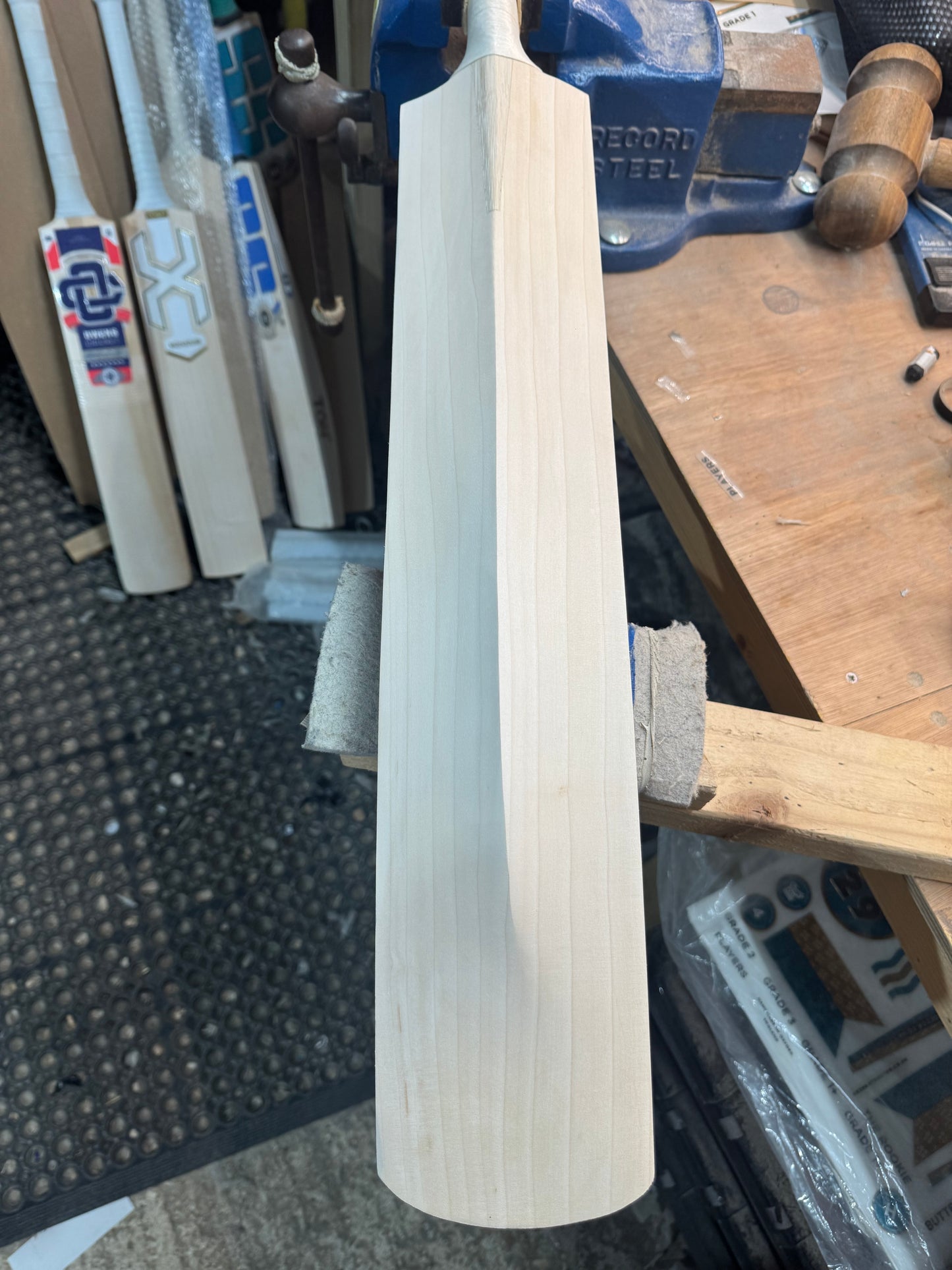 Players Grade, 2lbs 8.4oz Low Middle, OX29 Handmade #501