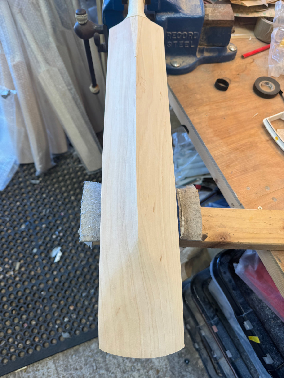 Grade 3, 2lbs 7.3oz, Mid-Low Middle, OX29 Handmade #554