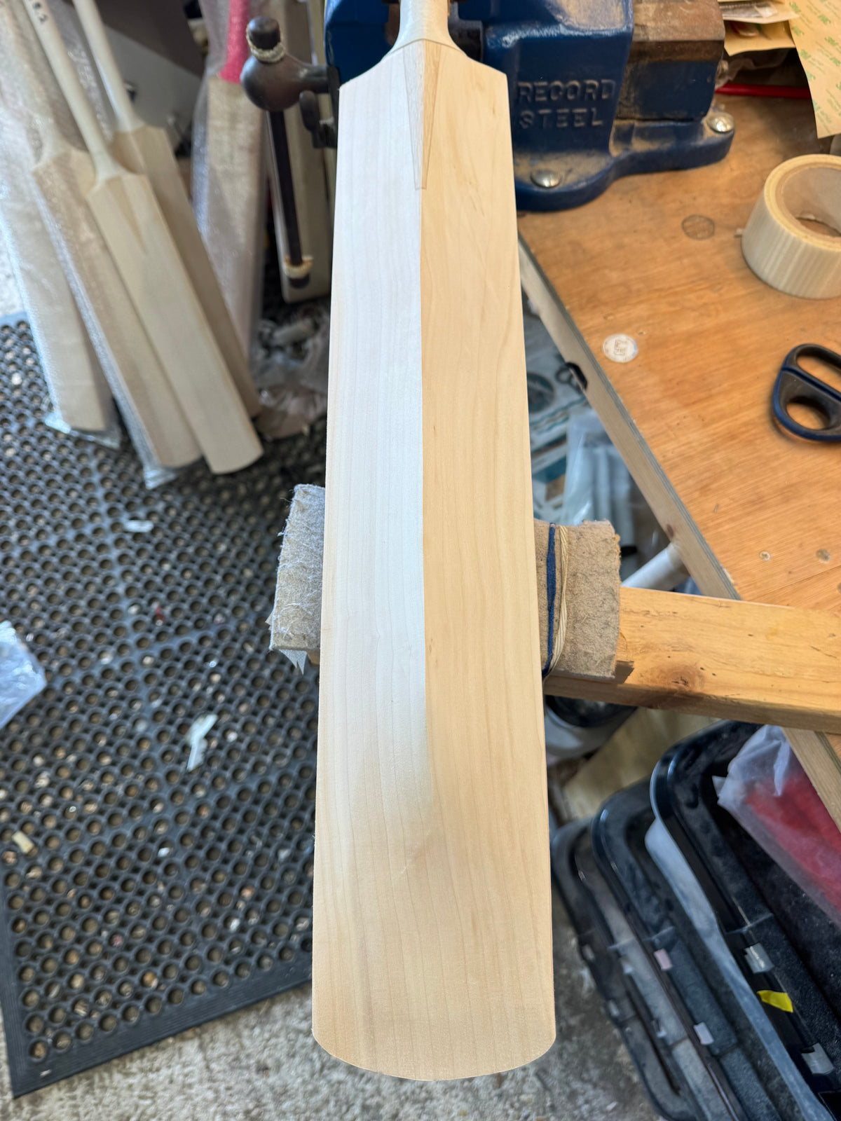 HEAVY Grade 1 Plus, 2lbs 11oz, Mid-Low Middle, OX29 Handmade #572