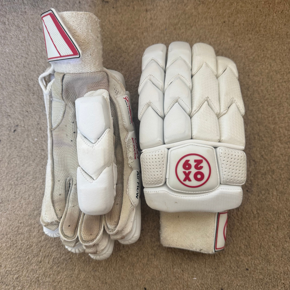 USED LH Men’s Older Design Batting Gloves Pakistan Made