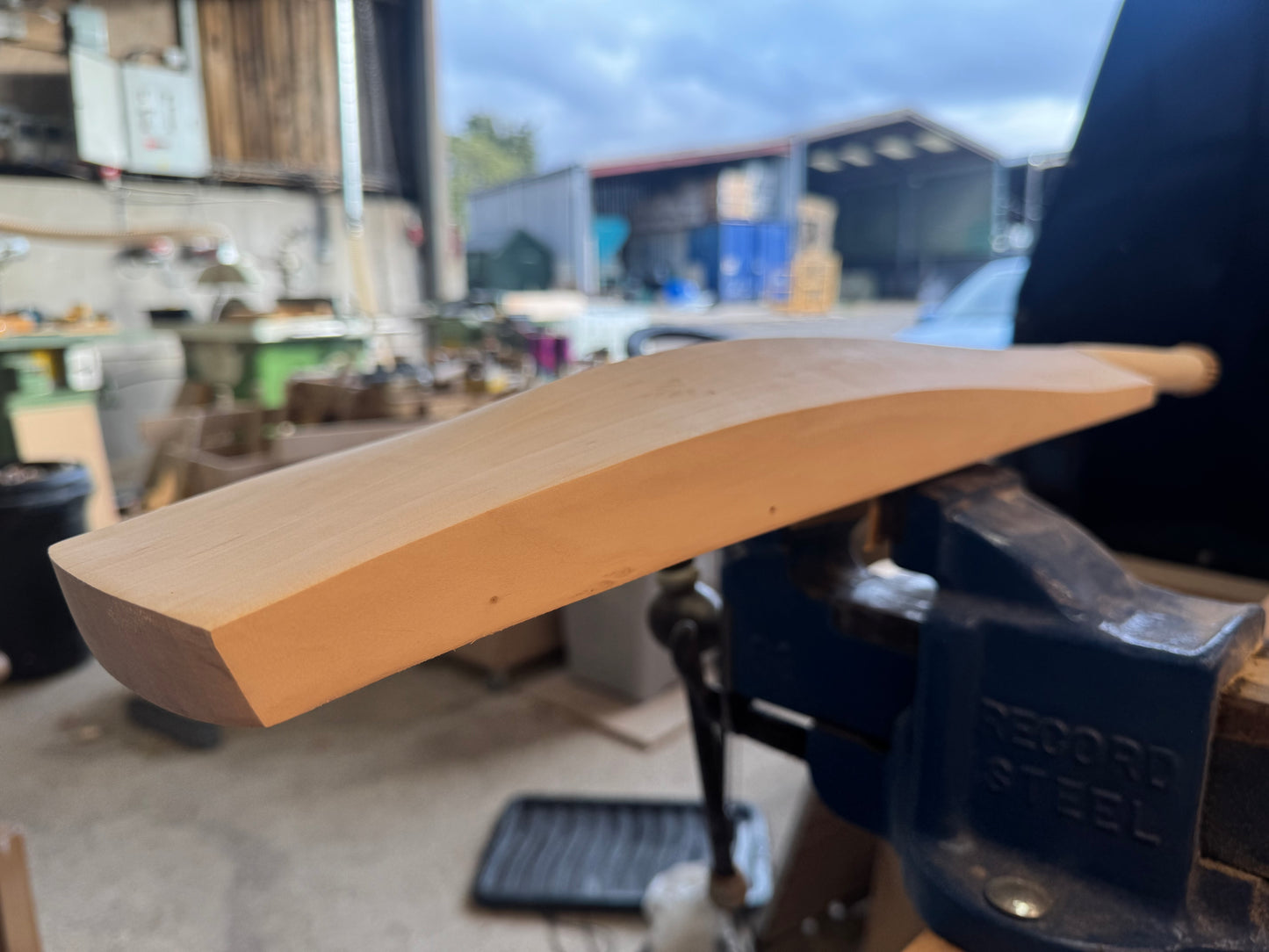 Grade 3, 2lbs 10.4, Mid-Low Middle - OX29 Handmade #301