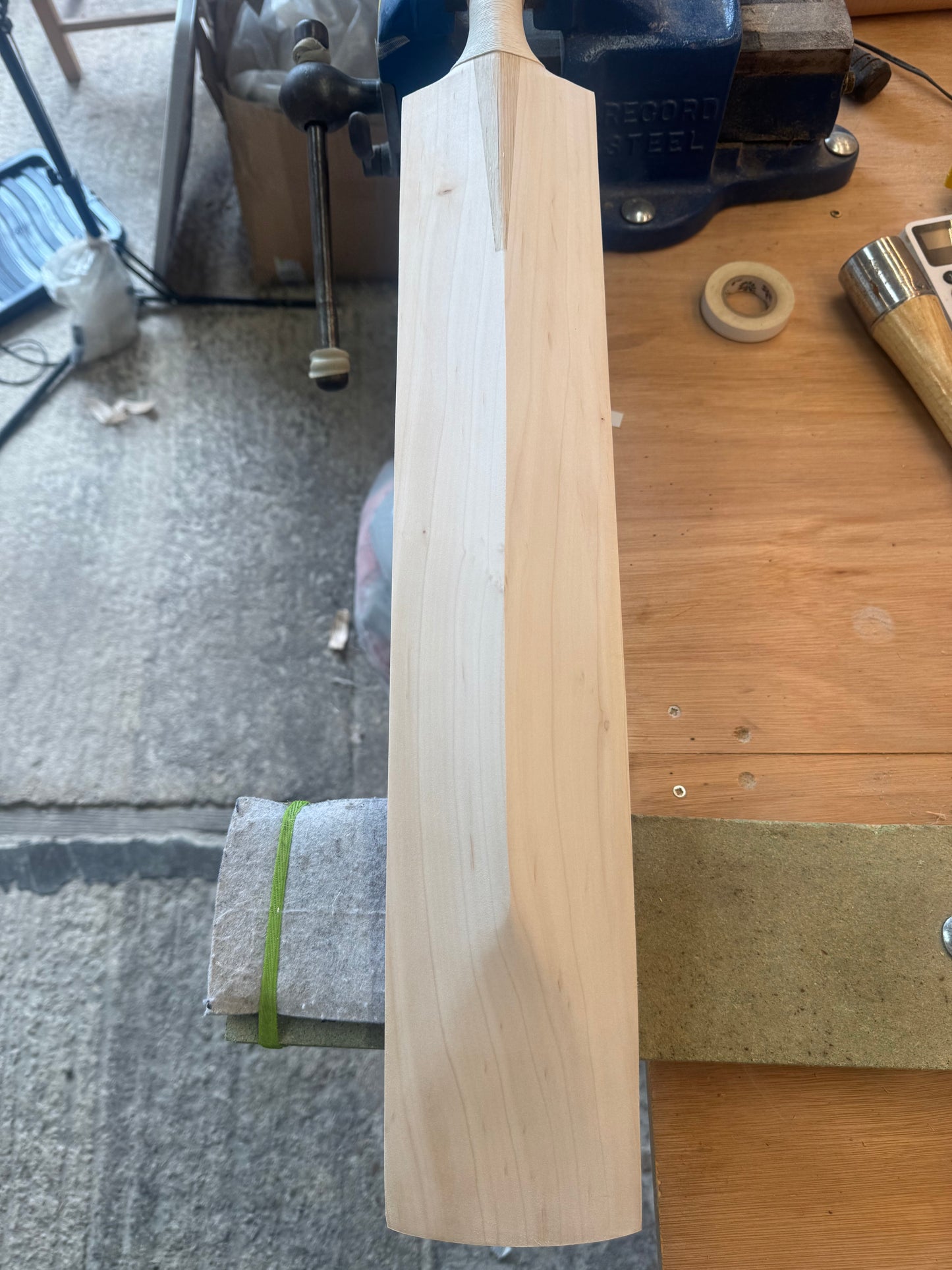 Grade 3, 2lbs 7.8oz, Mid-Low Middle - OX29 Handmade #296