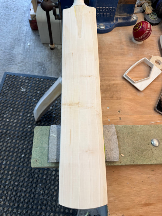 Grade 3, 2lbs 9.7oz Mid-Low Middle - OX29 Handmade #358