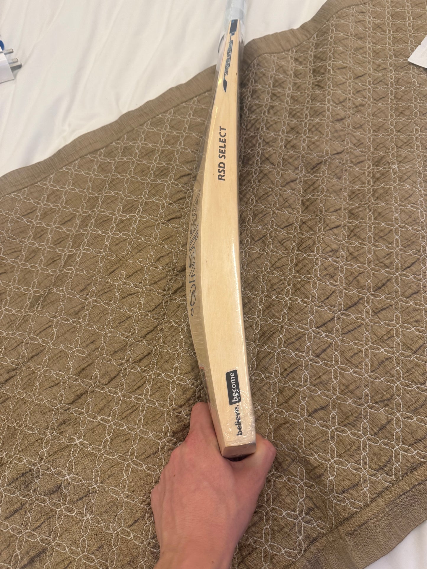 SG RSD Select, English Willow, 2lb 9oz