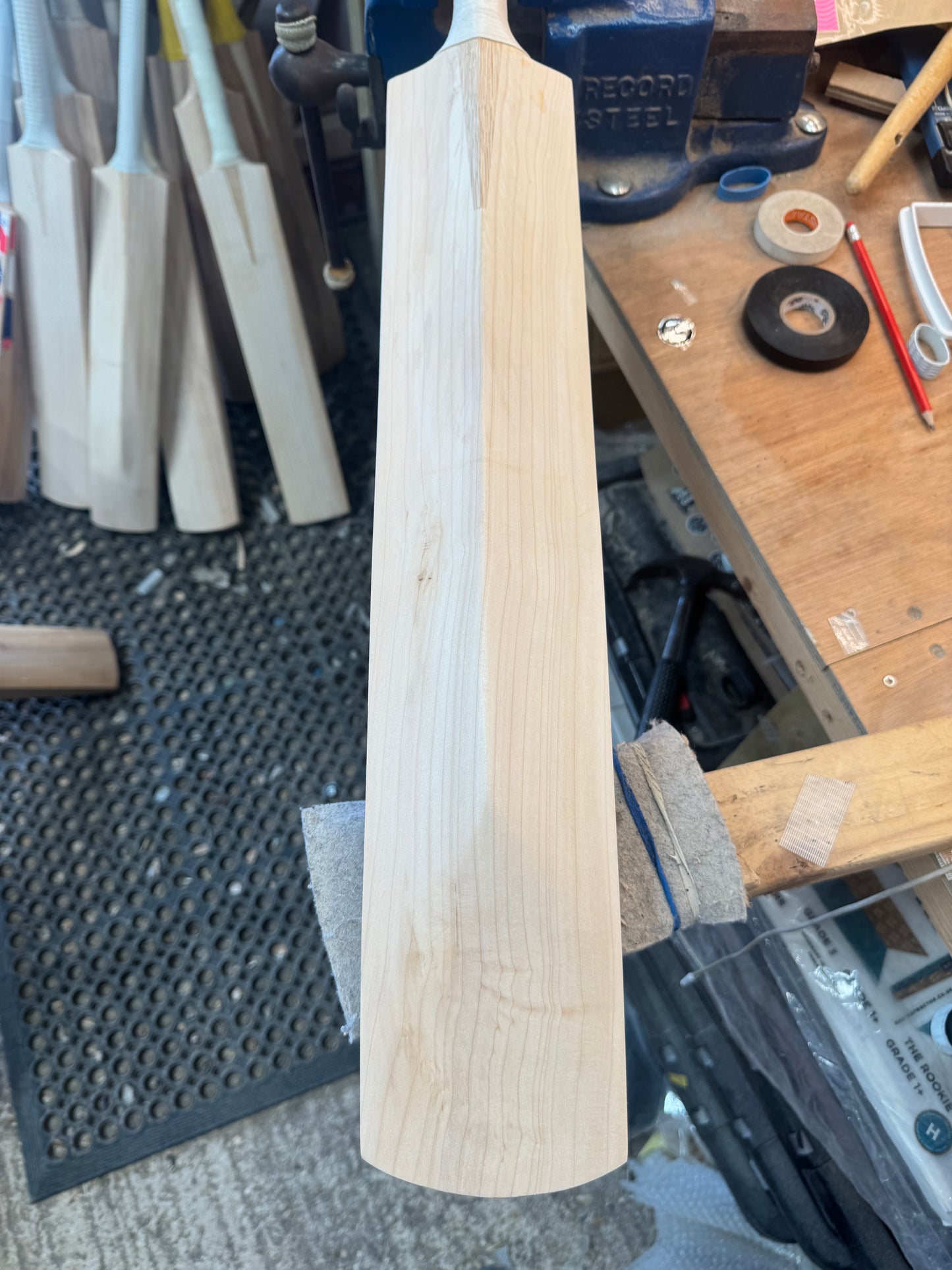 Grade 2, 2lbs 7.3, Mid-Low Middle, OX29 Handmade #469
