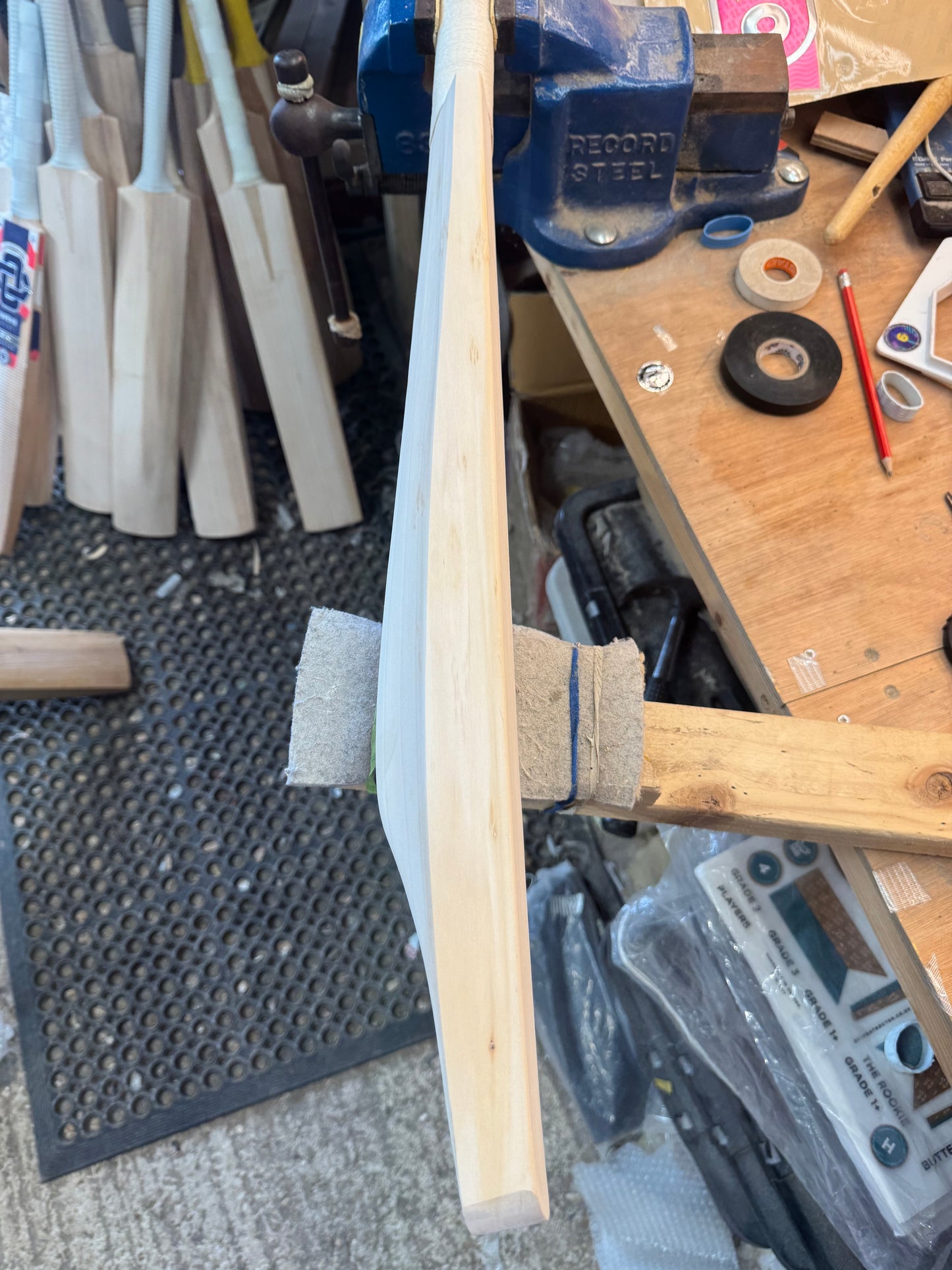 Grade 2 TRADITIONAL PROFILE, 2lbs 9.2oz Mid-Low Middle, OX29 Handmade #470