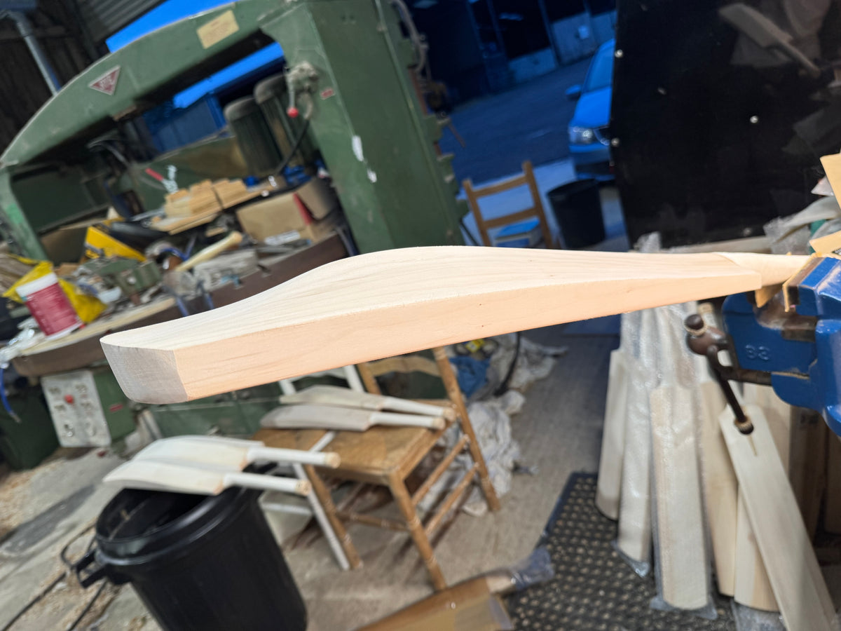 STORM - Grade 1 Plus, 2lbs 11.4, Classic Shape, OX29 Handmade #564