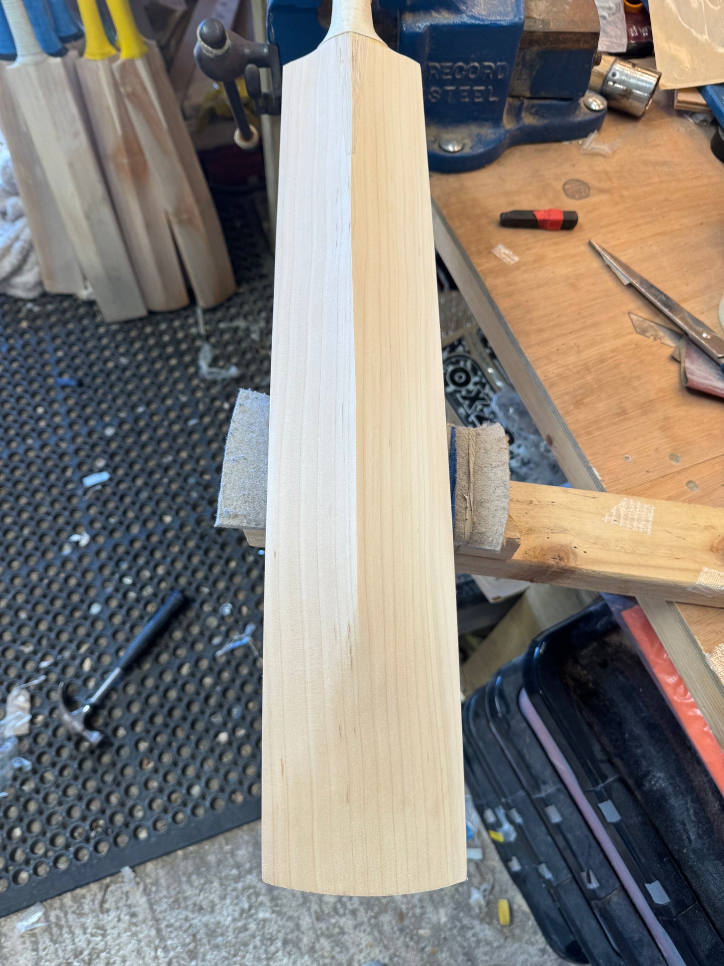 Players Grade, 2lbs 8.3oz, Mid-Low Middle, OX29 Handmade #454