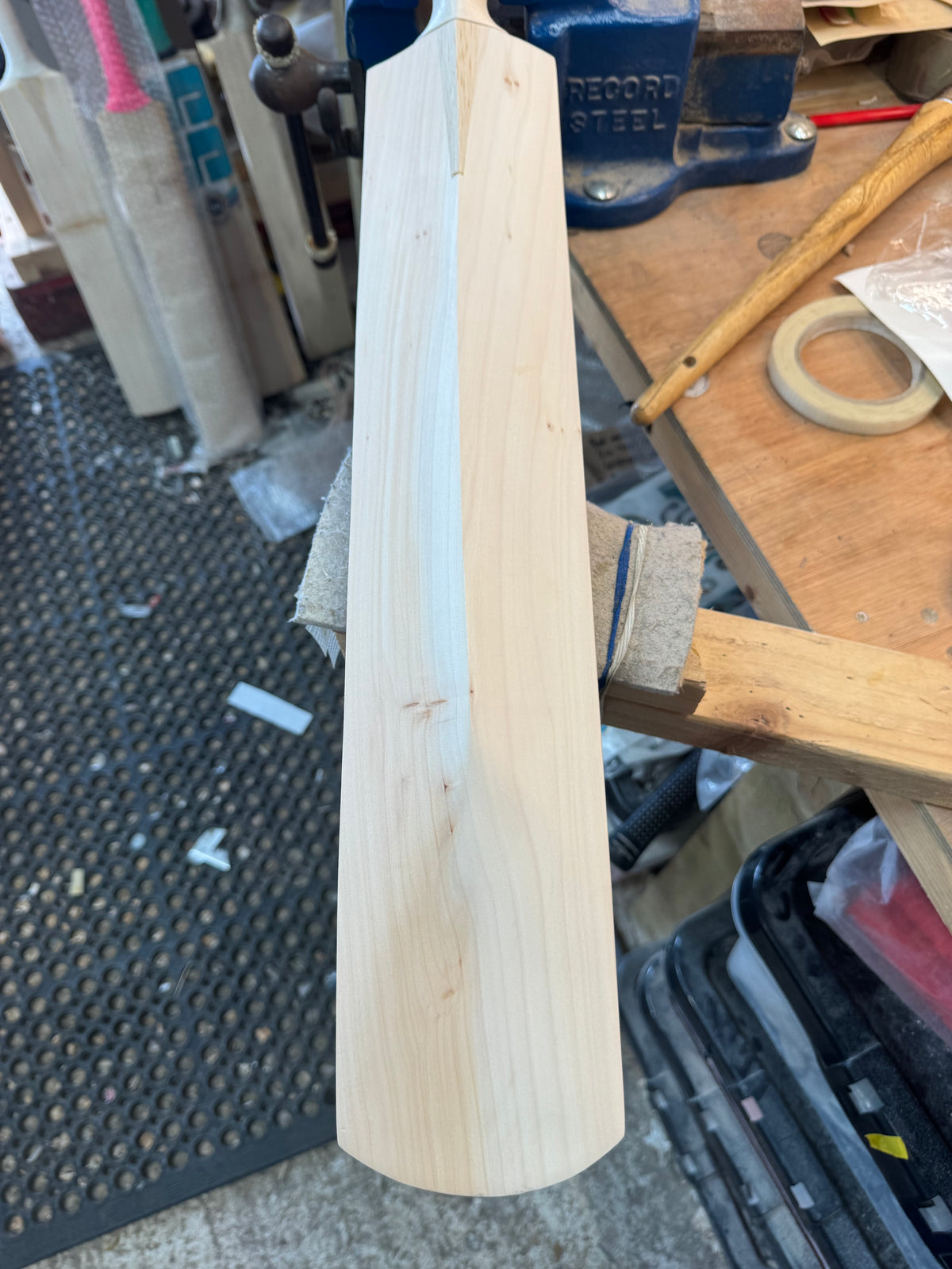 Grade 3, 2lbs 9.5oz, Mid-Low Middle, OX29 Handmade #562