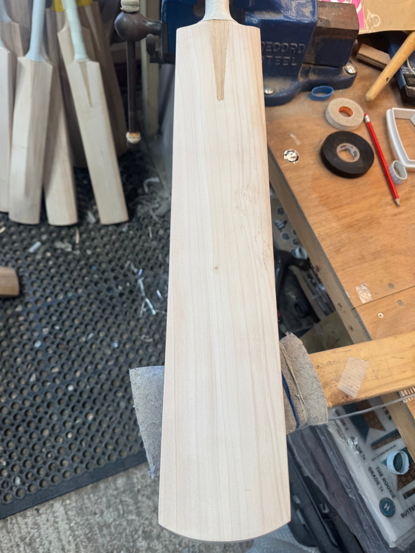 Grade 2, 2lbs 7.3, Mid-Low Middle, OX29 Handmade #469