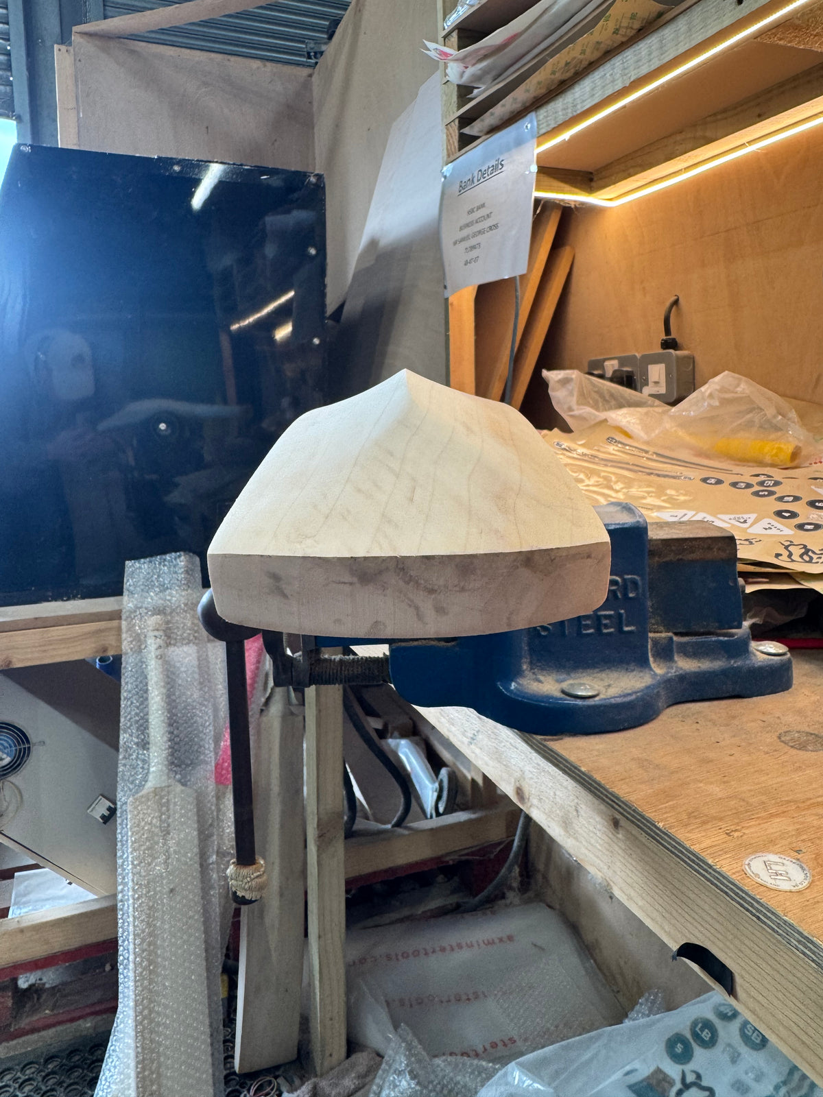 Grade 3, 2lbs 7.9oz, Low Middle, OX29 Handmade #577