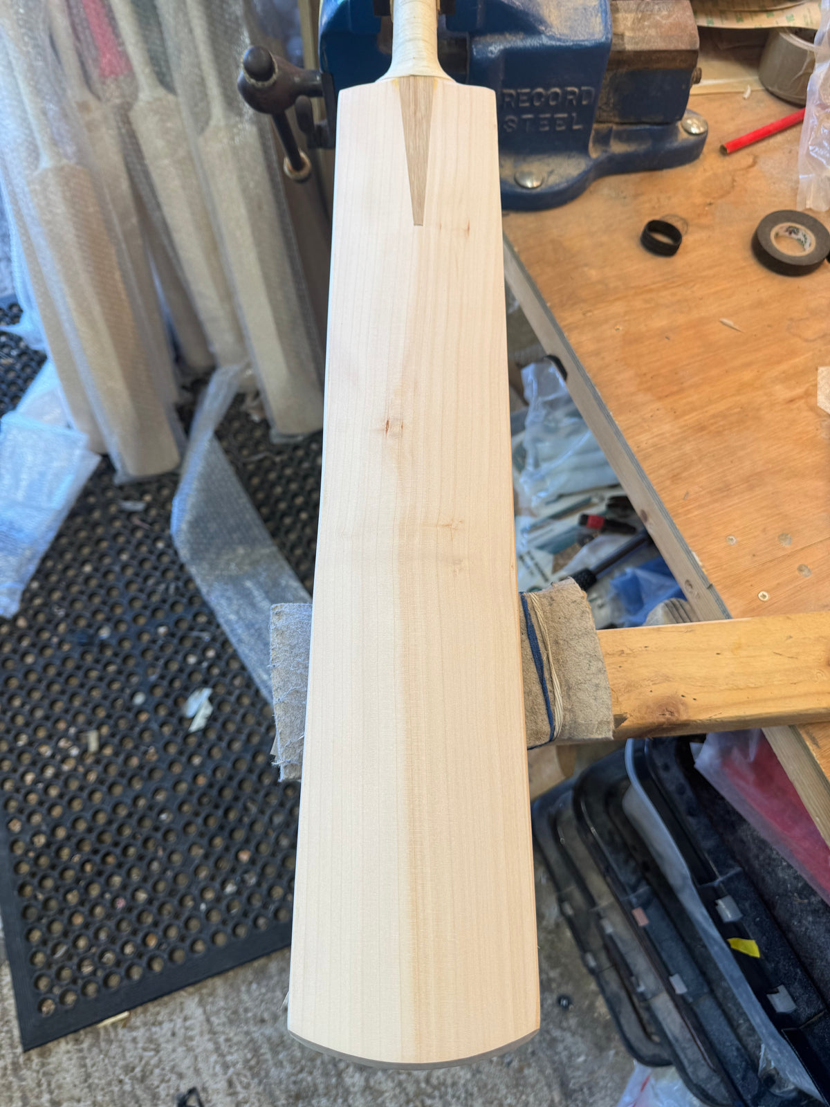 Grade 3, 2lbs 7.5oz, Mid-Low Middle, OX29 Handmade #555