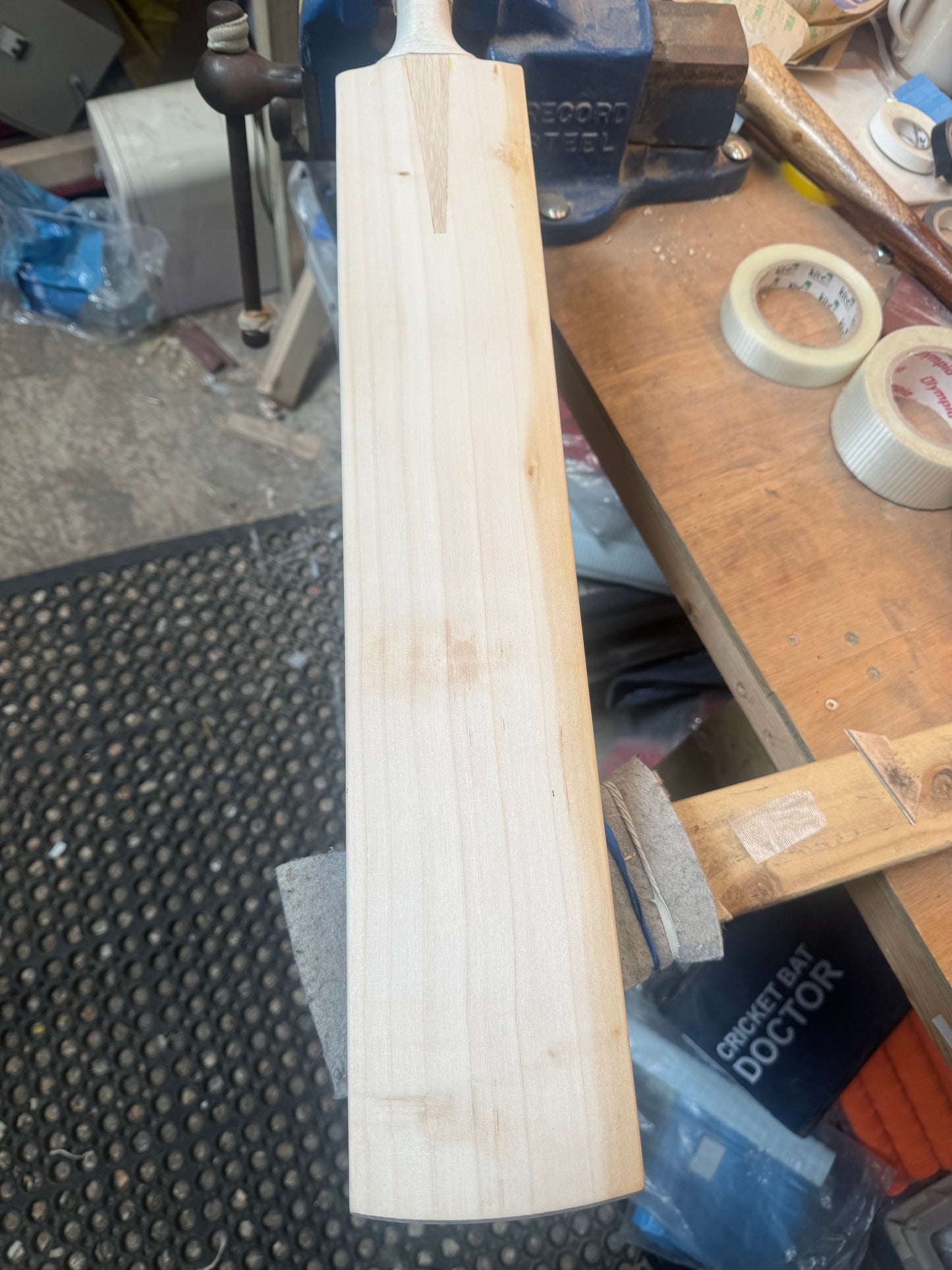 Grade 4, 2lbs 7.8oz Mid-Low Middle, OX29 Handmade #415