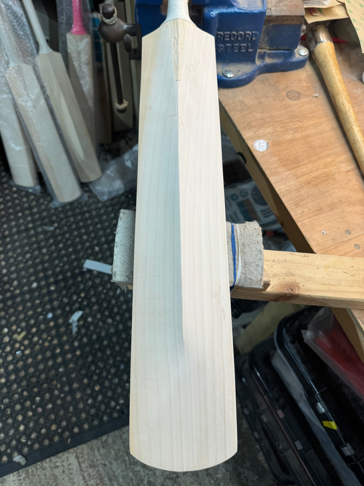 STORM - Grade 1 Plus, 2lbs 10.4, Classic Shape, OX29 Handmade #566
