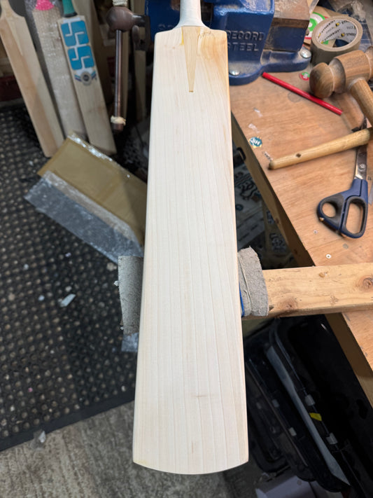 Players Grade, 2lbs 9.2oz Low Middle, OX29 Handmade #522
