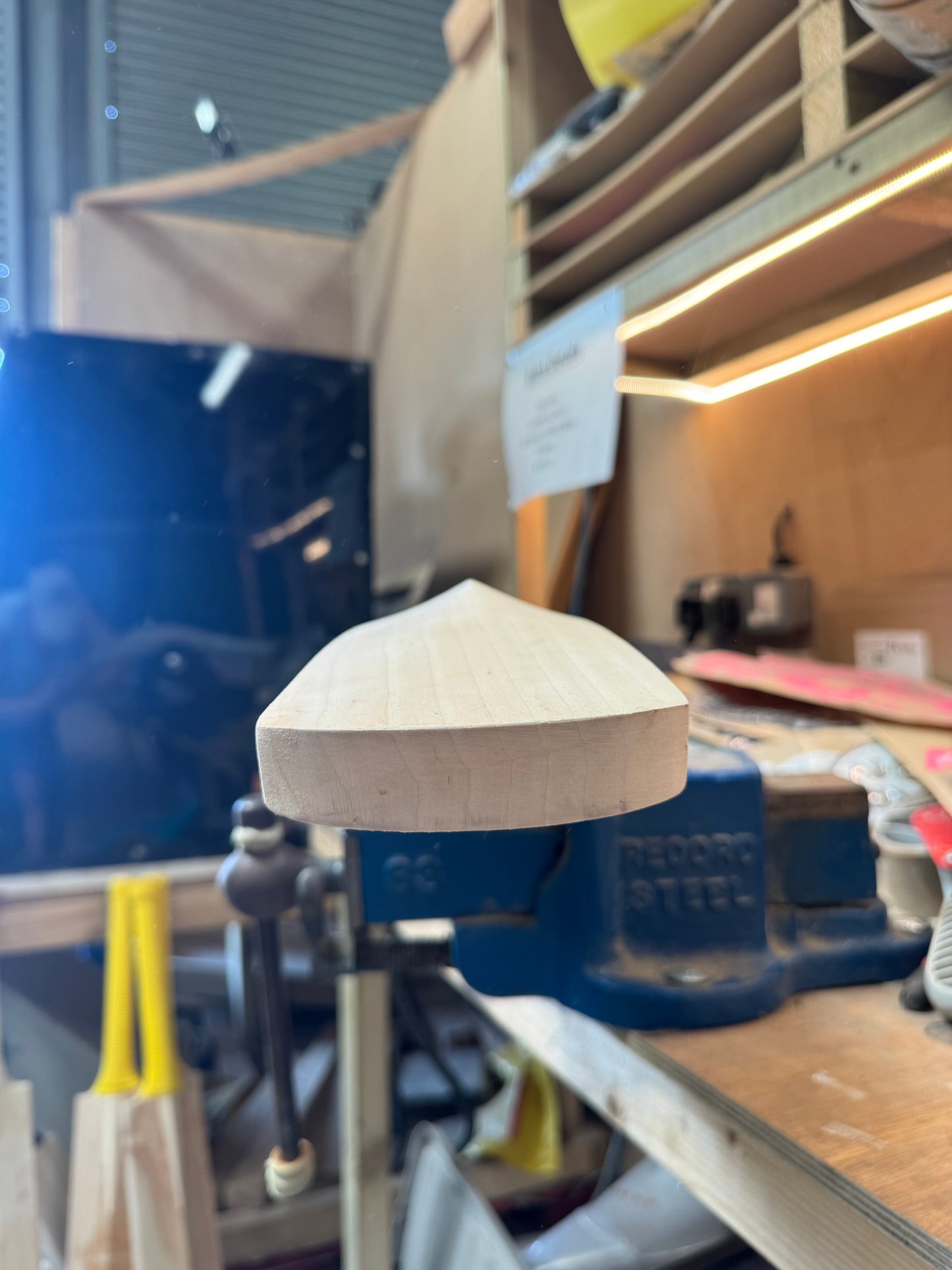 Grade 2, 2lbs 8.9, Mid Middle, OX29 Handmade #464