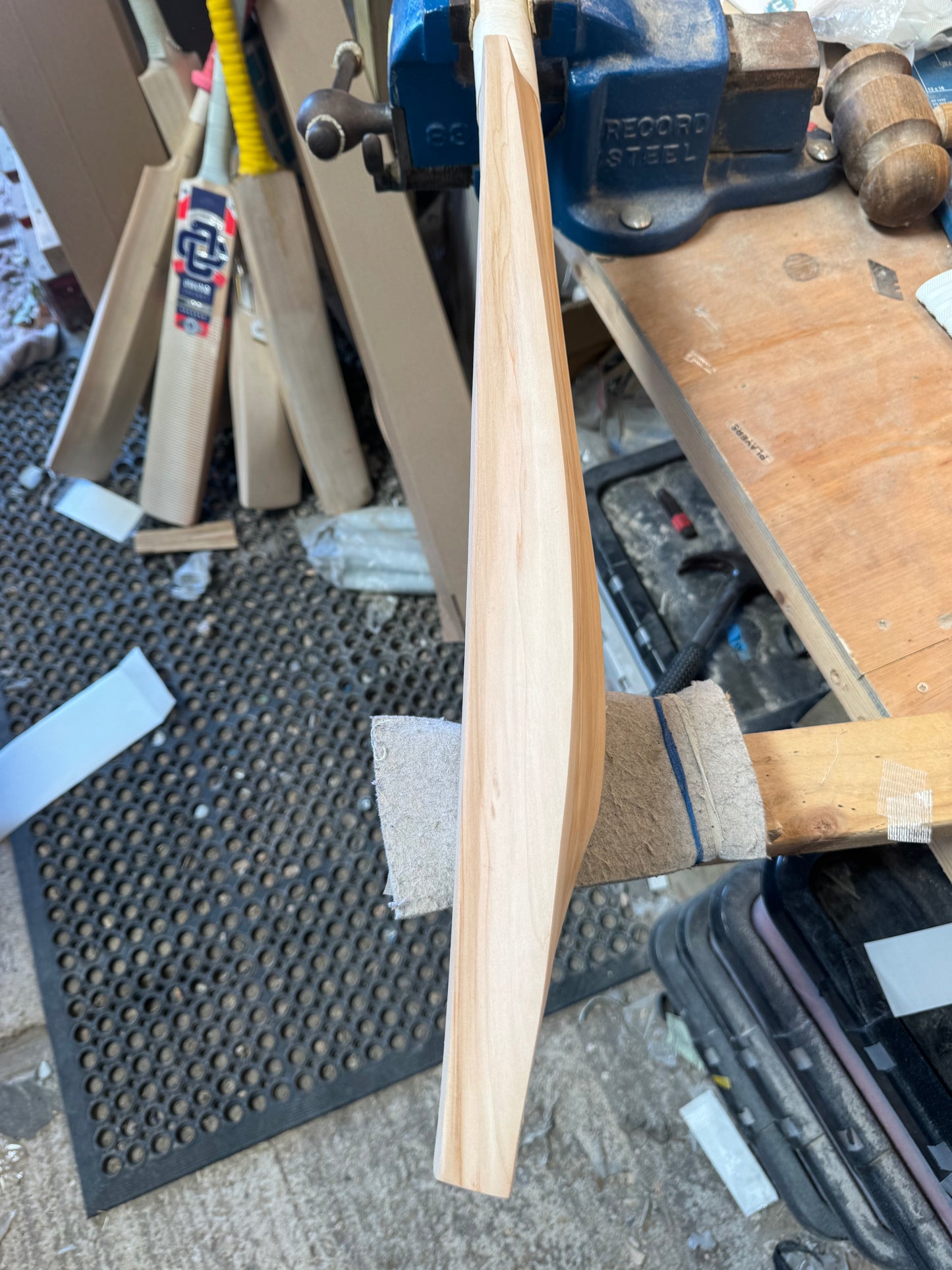 Players Grade, 2lbs 8.4oz Mid-Low Middle, OX29 Handmade #500