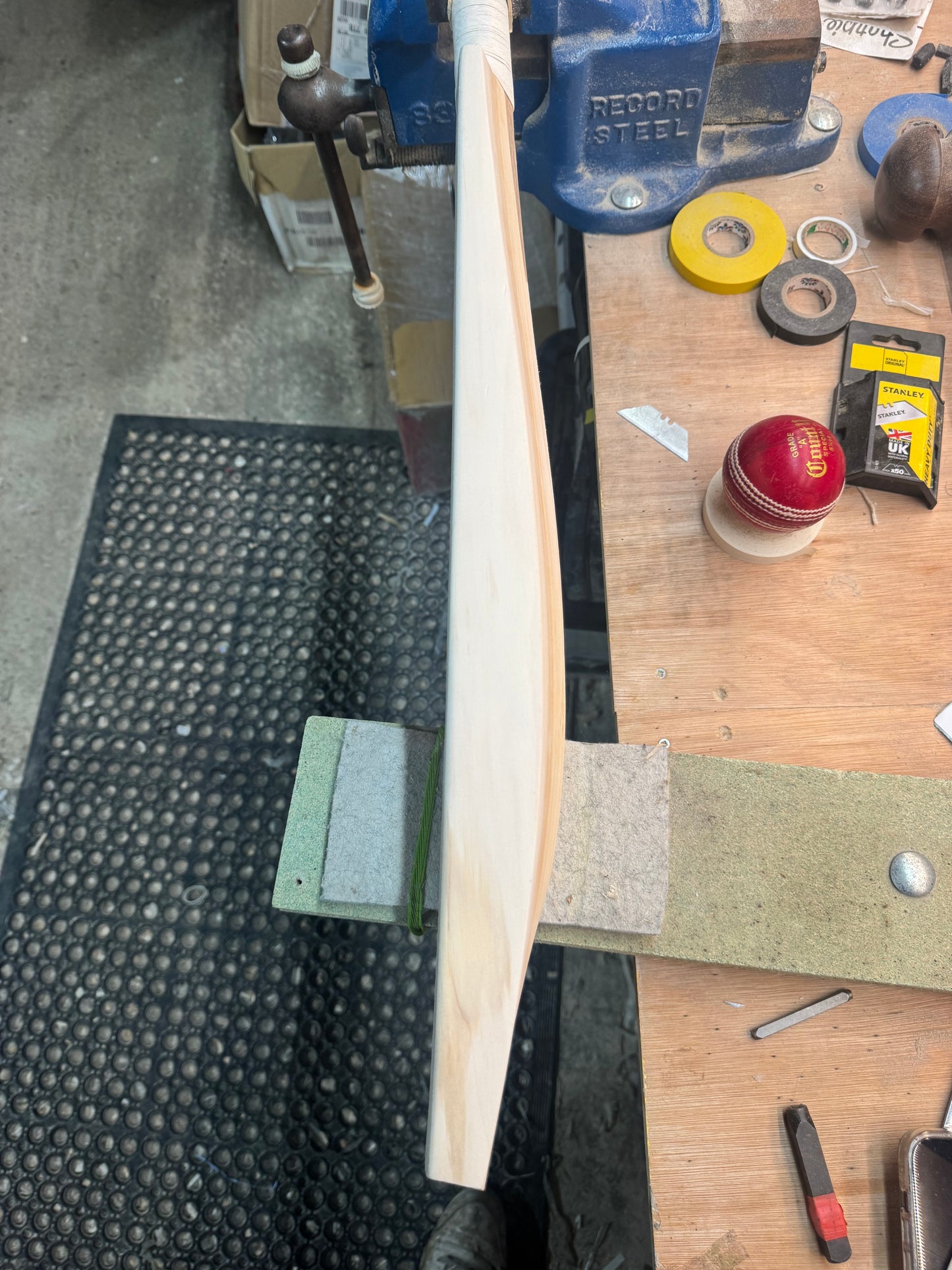 Players Grade, 2lbs 9.4oz Mid-Low Middle, OX29 Handmade #384