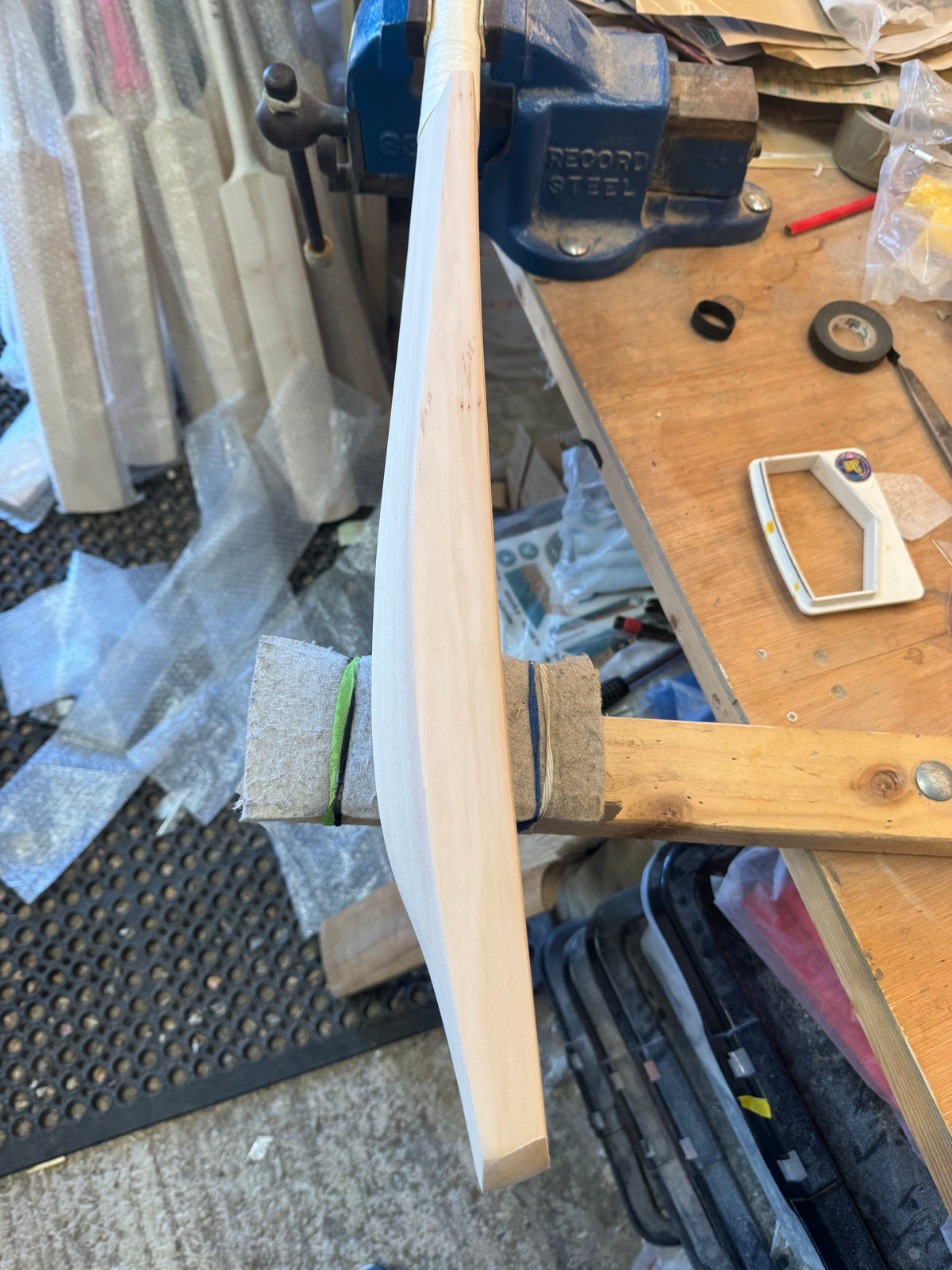Grade 3, 2lbs 8.2oz, Mid-Low Middle, OX29 Handmade #556