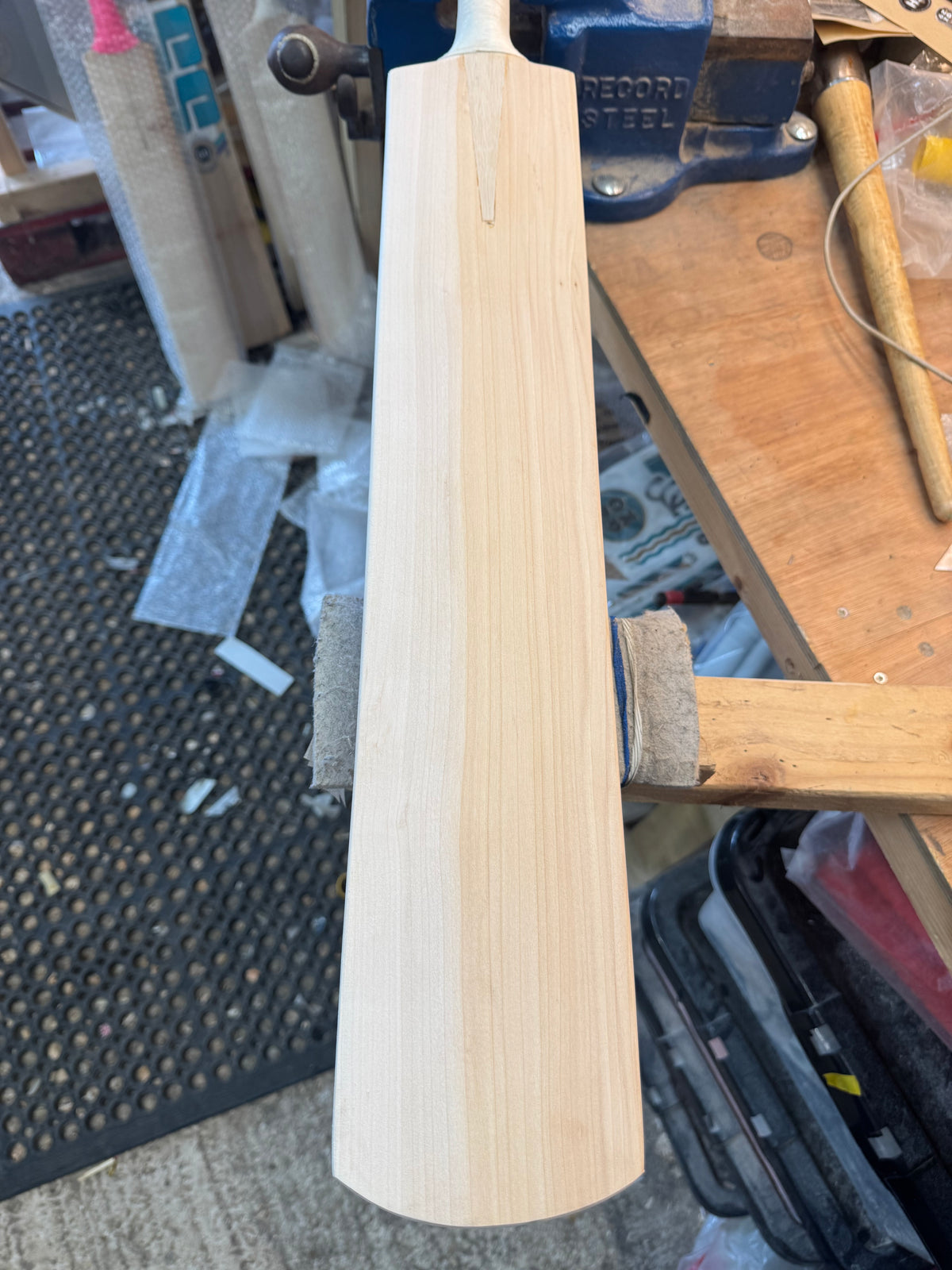 Grade 3, 2lbs 8.8oz, Mid-Low Middle, OX29 Handmade #558