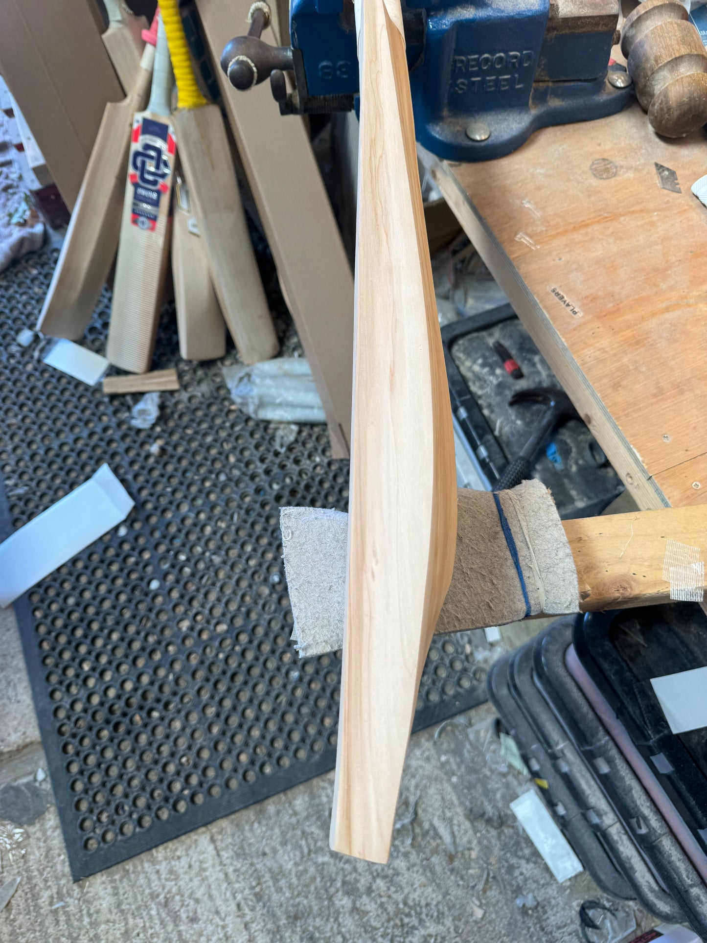 Players Grade, 2lbs 8.4oz Mid-Low Middle, OX29 Handmade #500
