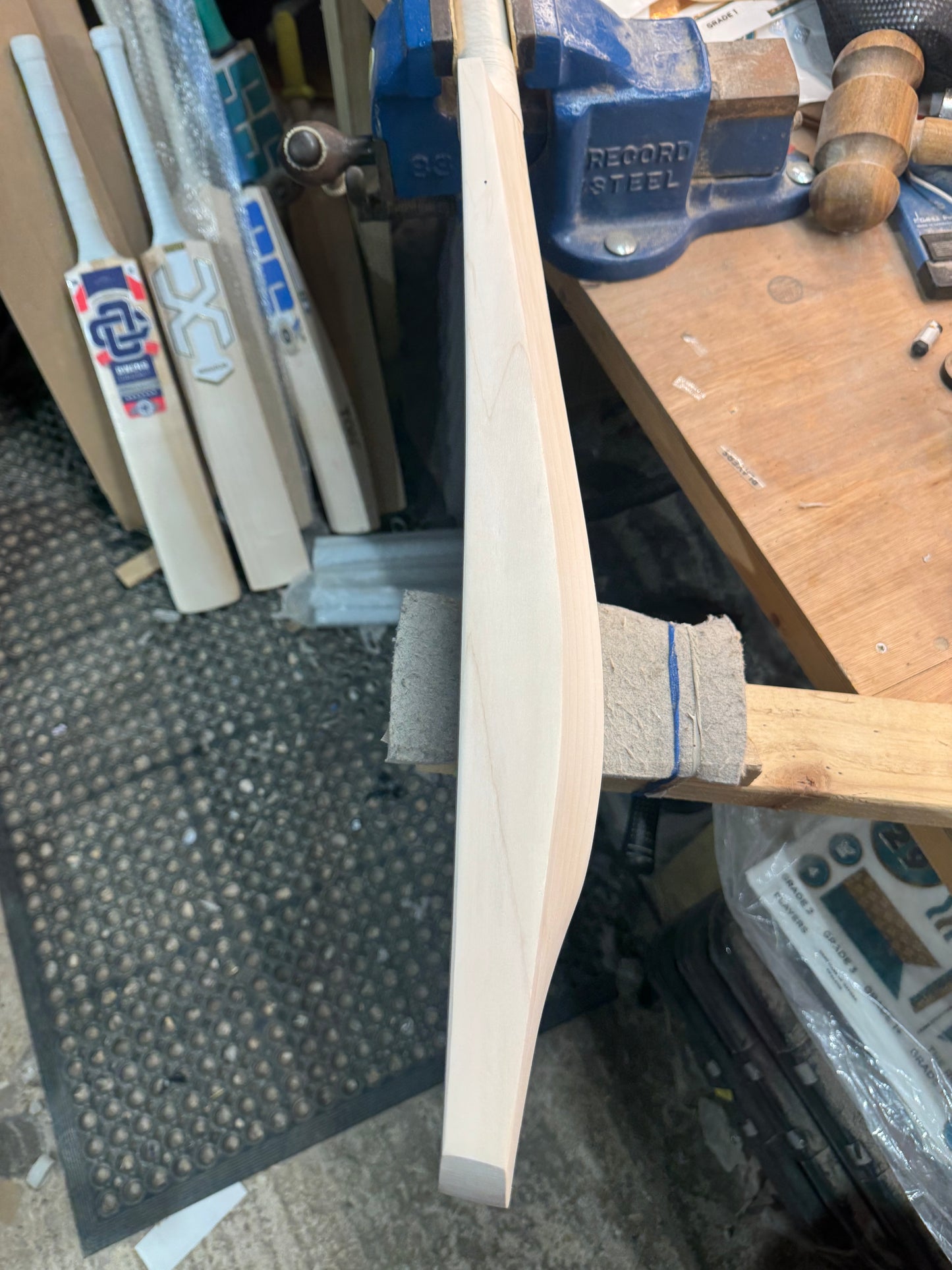 Players Grade, 2lbs 8.4oz Low Middle, OX29 Handmade #501