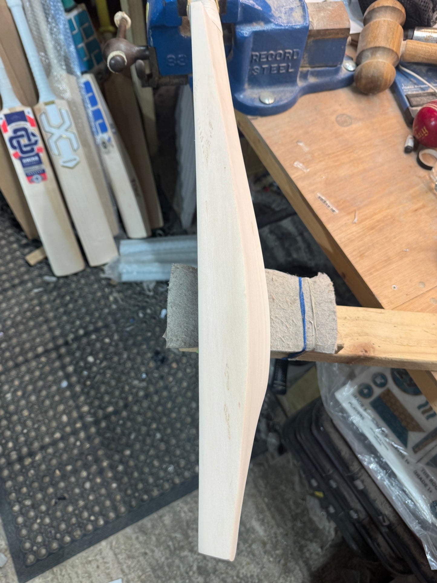 Players Grade, 2lbs 7.9oz Low Middle, OX29 Handmade #503