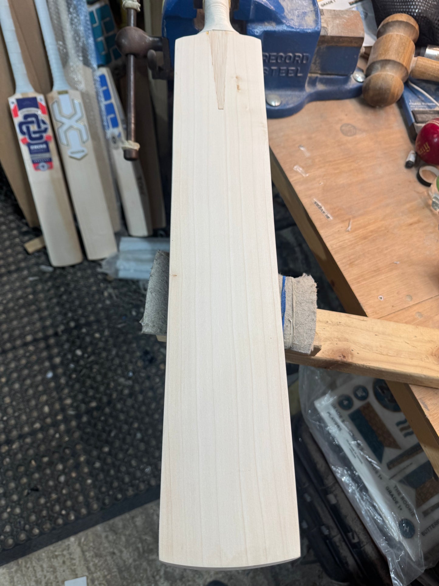 Players Grade, 2lbs 7.9oz Low Middle, OX29 Handmade #503